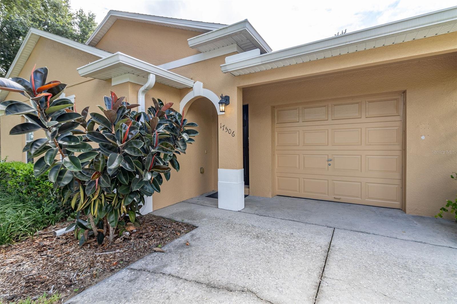 17506 Woodcrest Way Property Photo 9