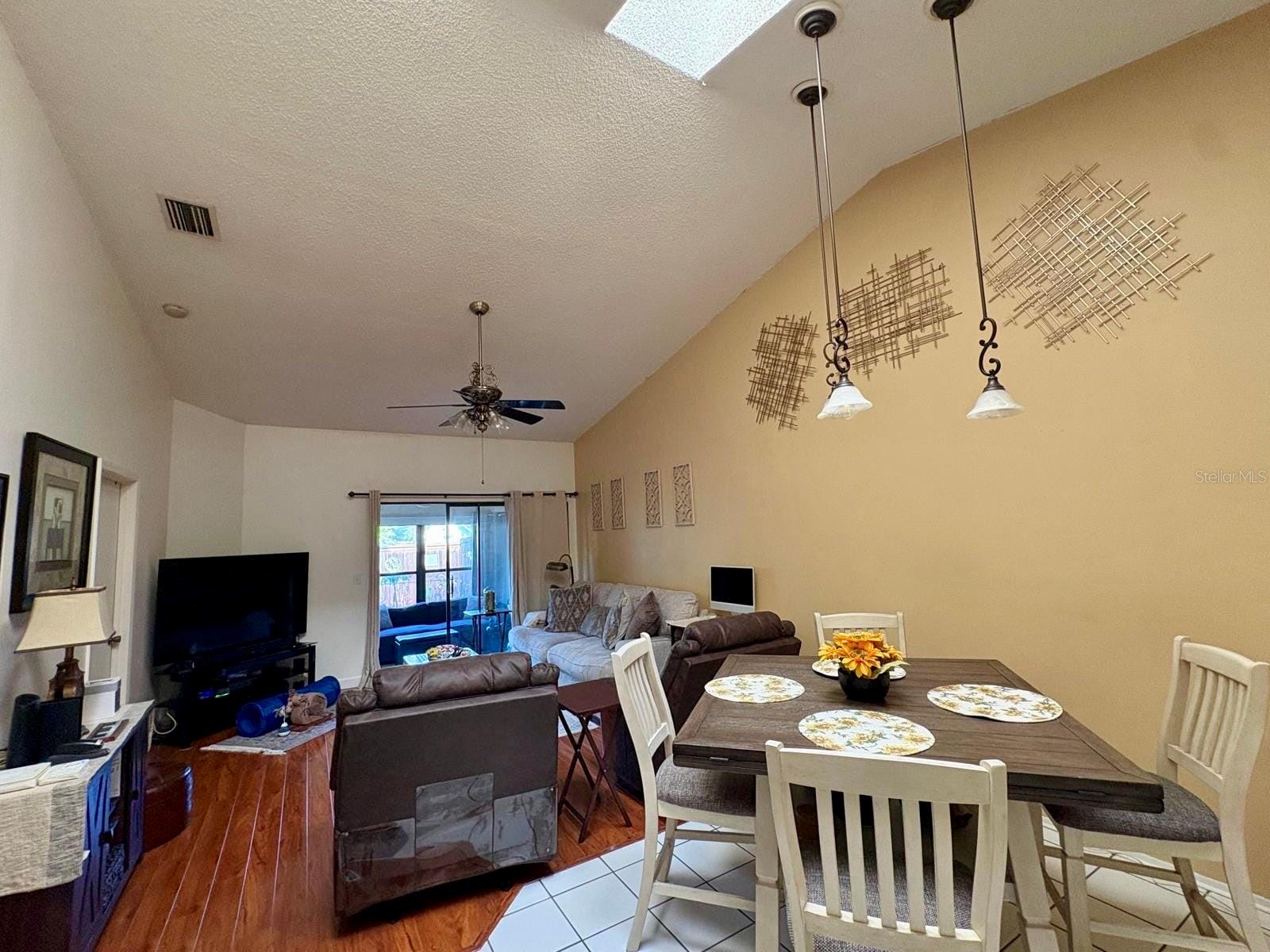 2466 Alhambra St Property Photo 4