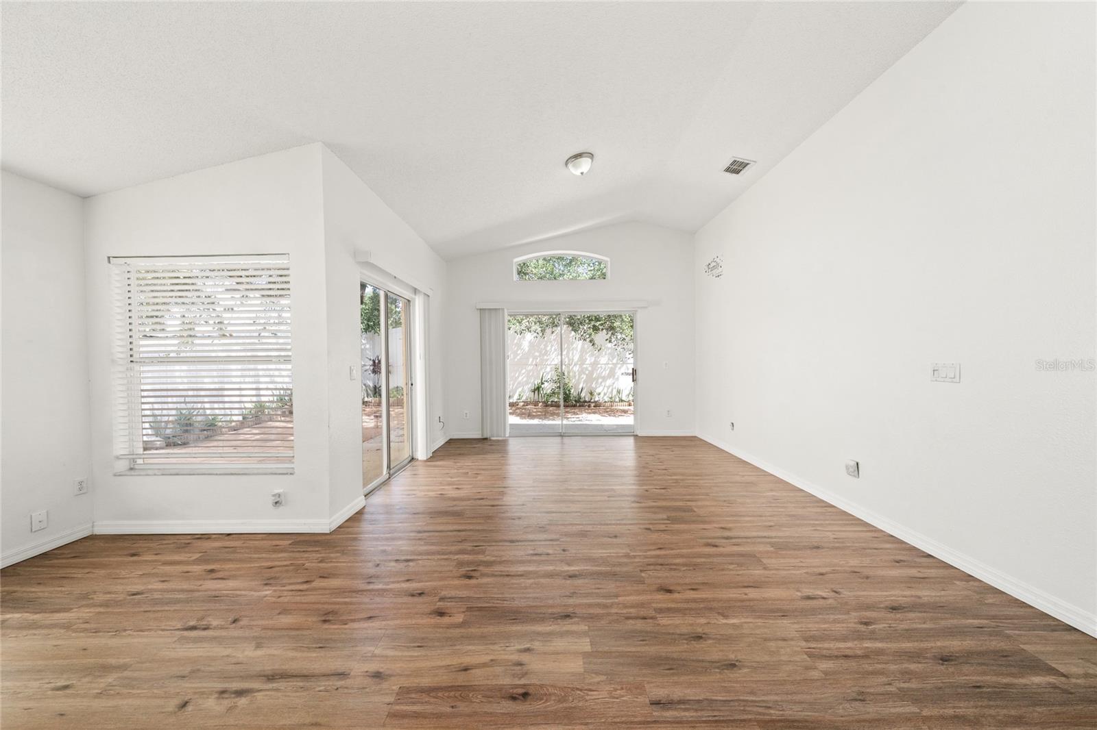 3267 Brewster Dr Property Photo 14