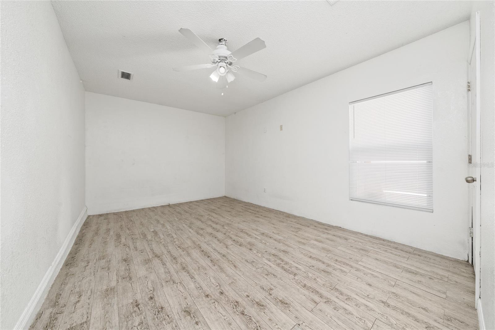 3267 Brewster Dr Property Photo 27