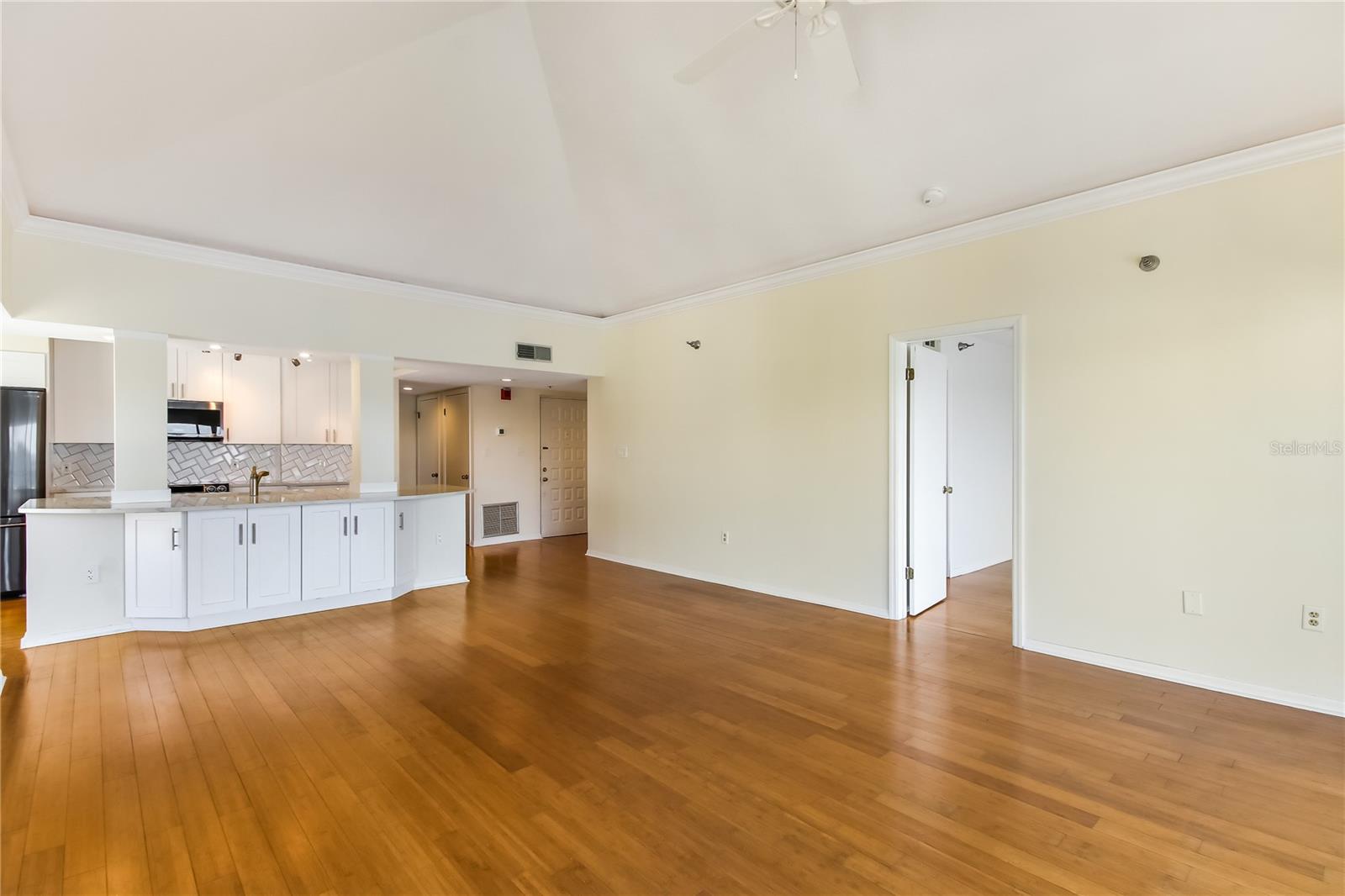 204 Quayside Cir #603 Property Photo 6
