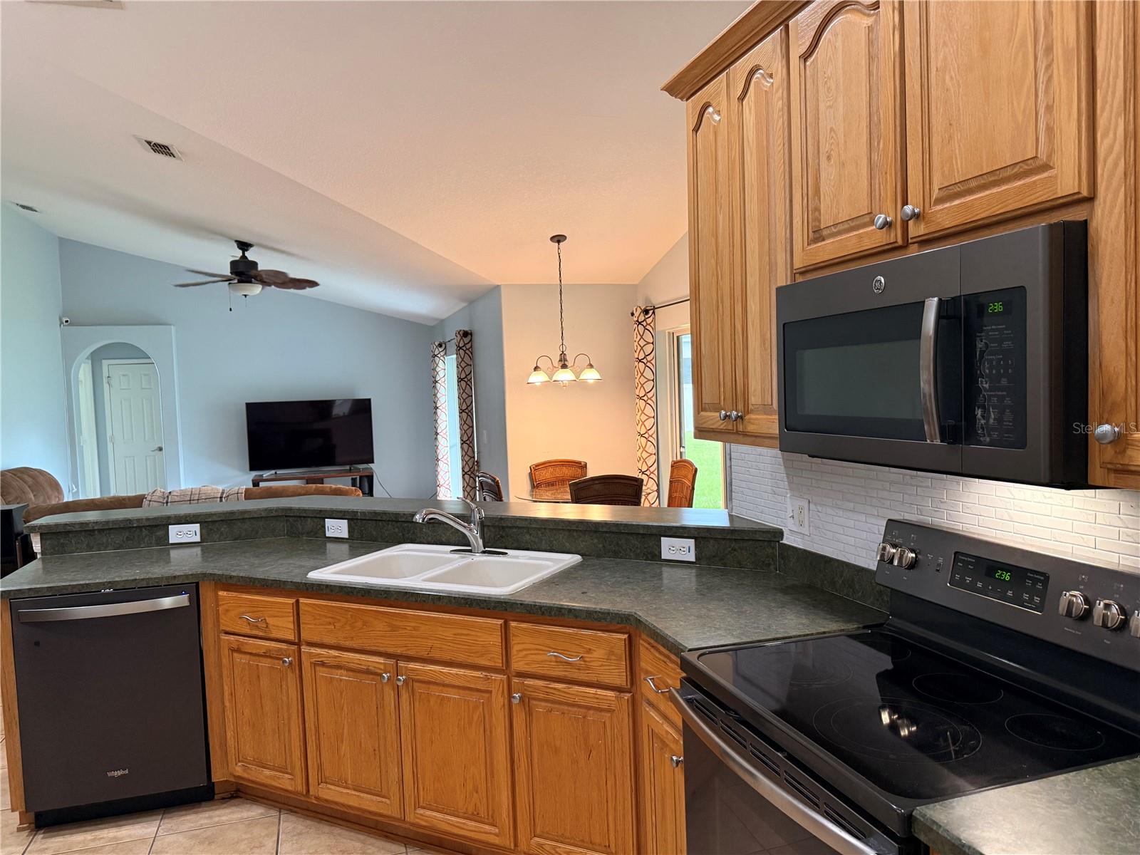 1000 Seneca Trl Property Photo 2