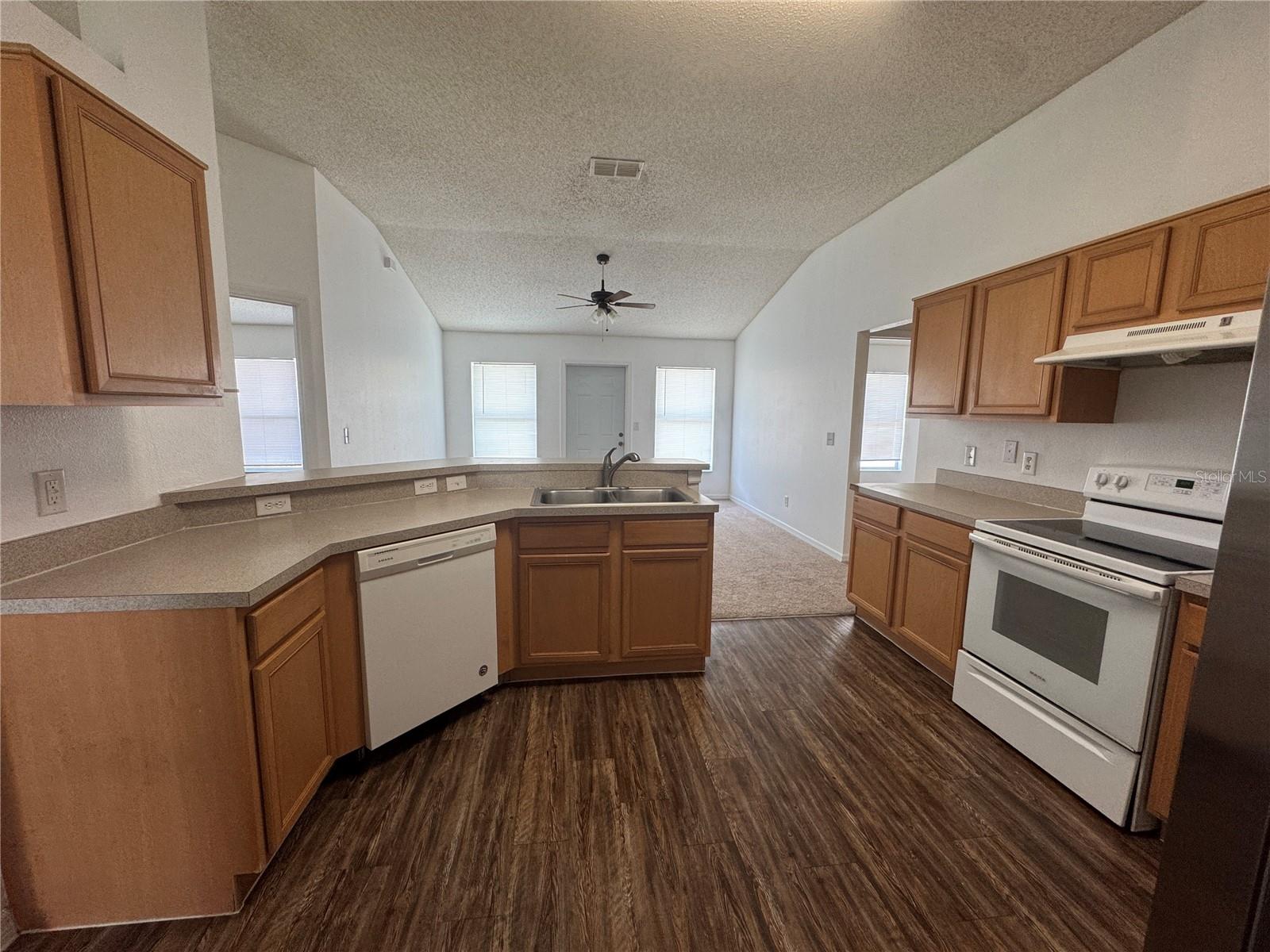 436 Danube Dr Property Photo 2