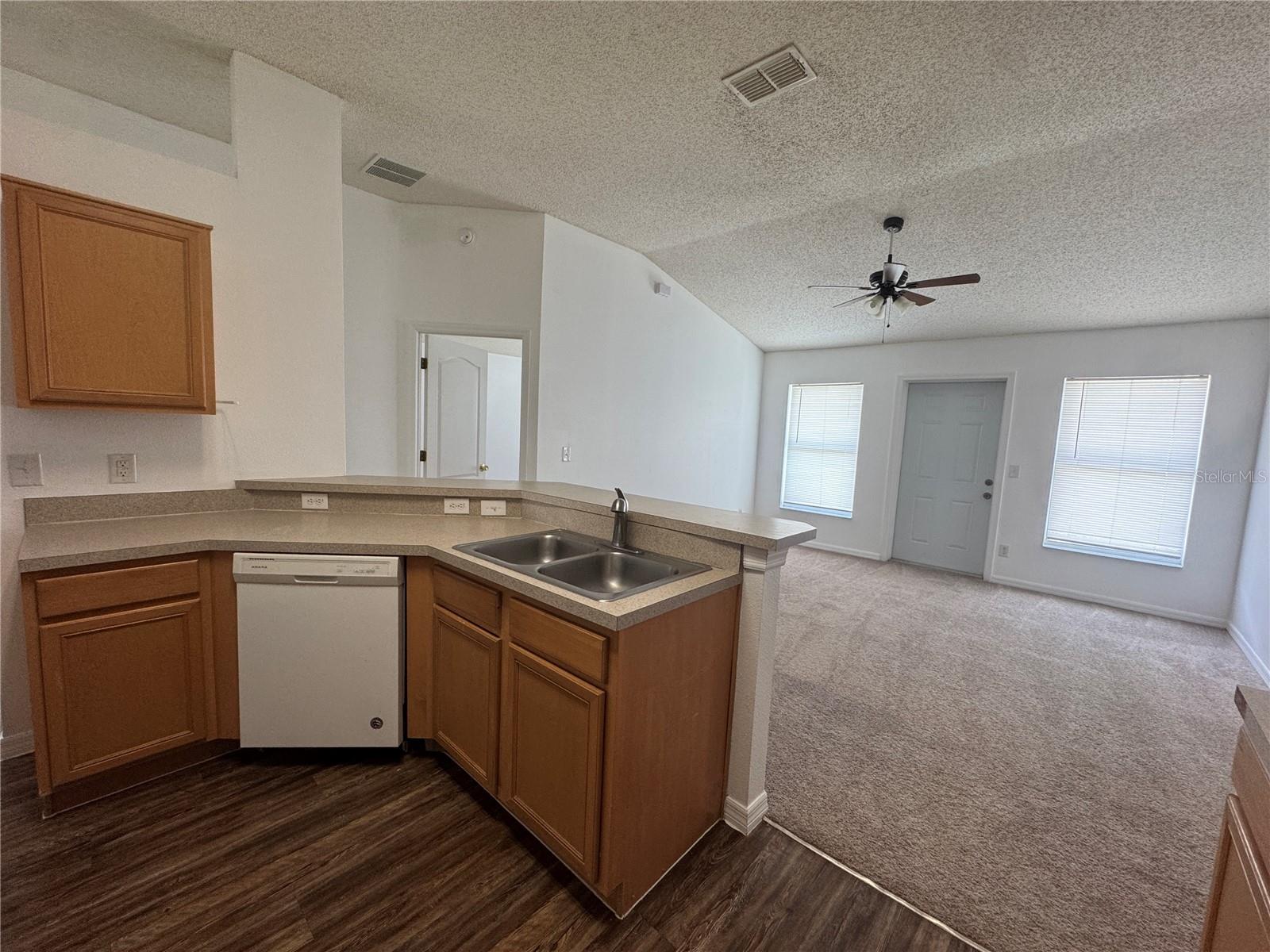 436 Danube Dr Property Photo 3