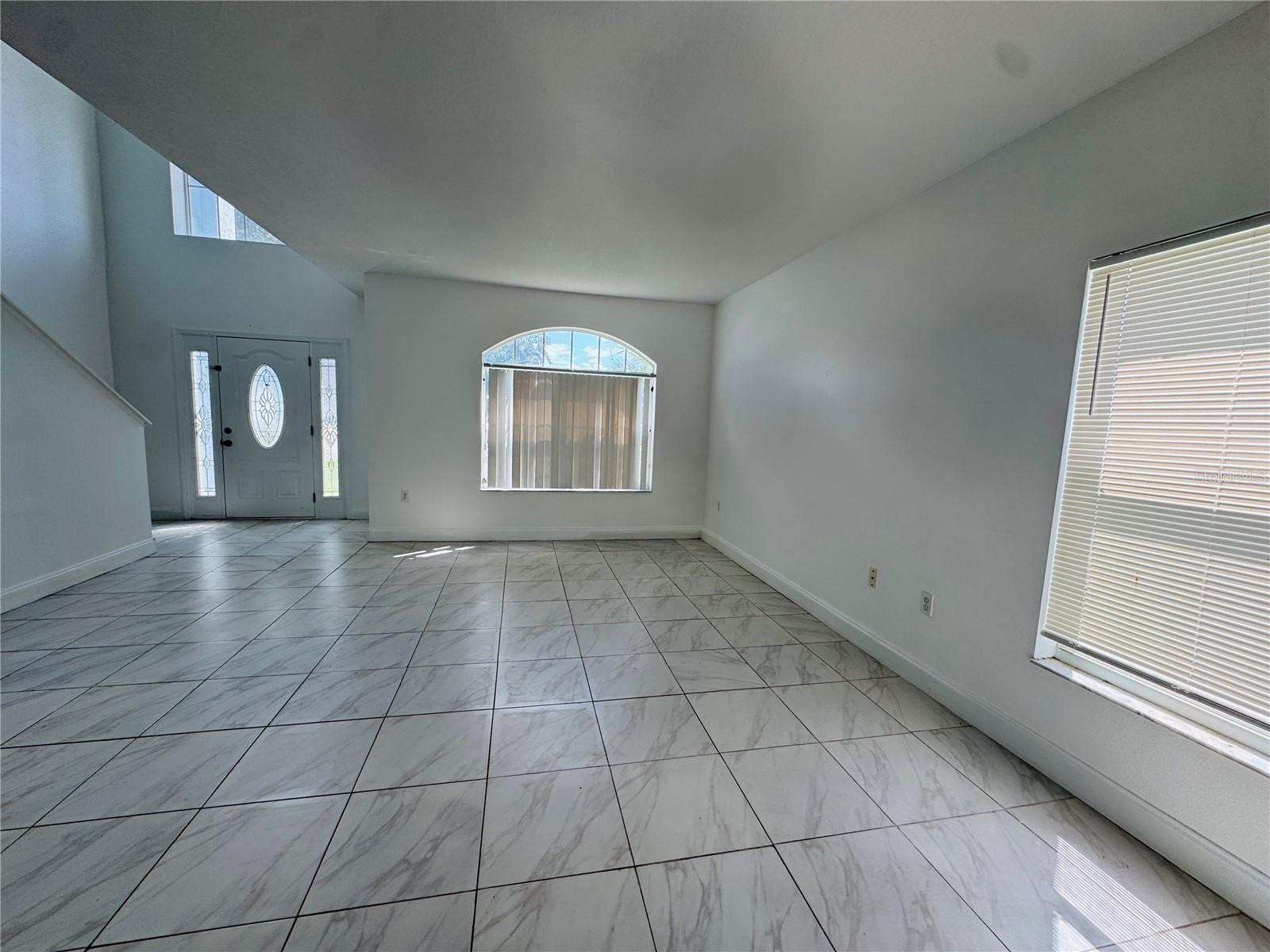 566 Eagle Ct Property Photo 2
