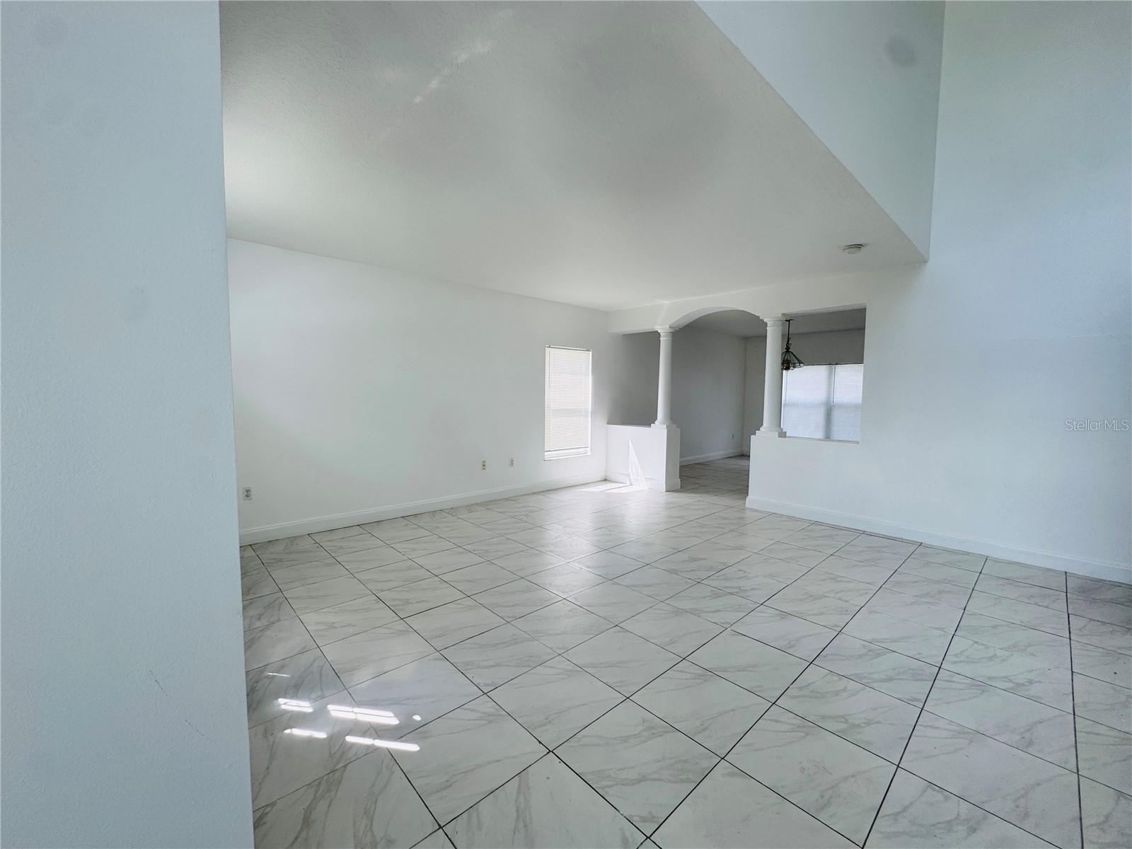 566 Eagle Ct Property Photo 3