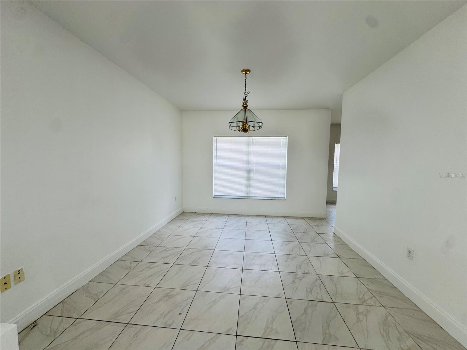 566 Eagle Ct Property Photo 4