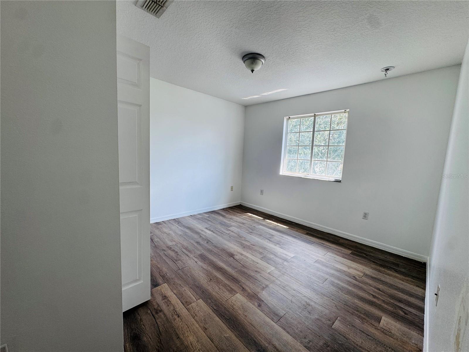566 Eagle Ct Property Photo 19
