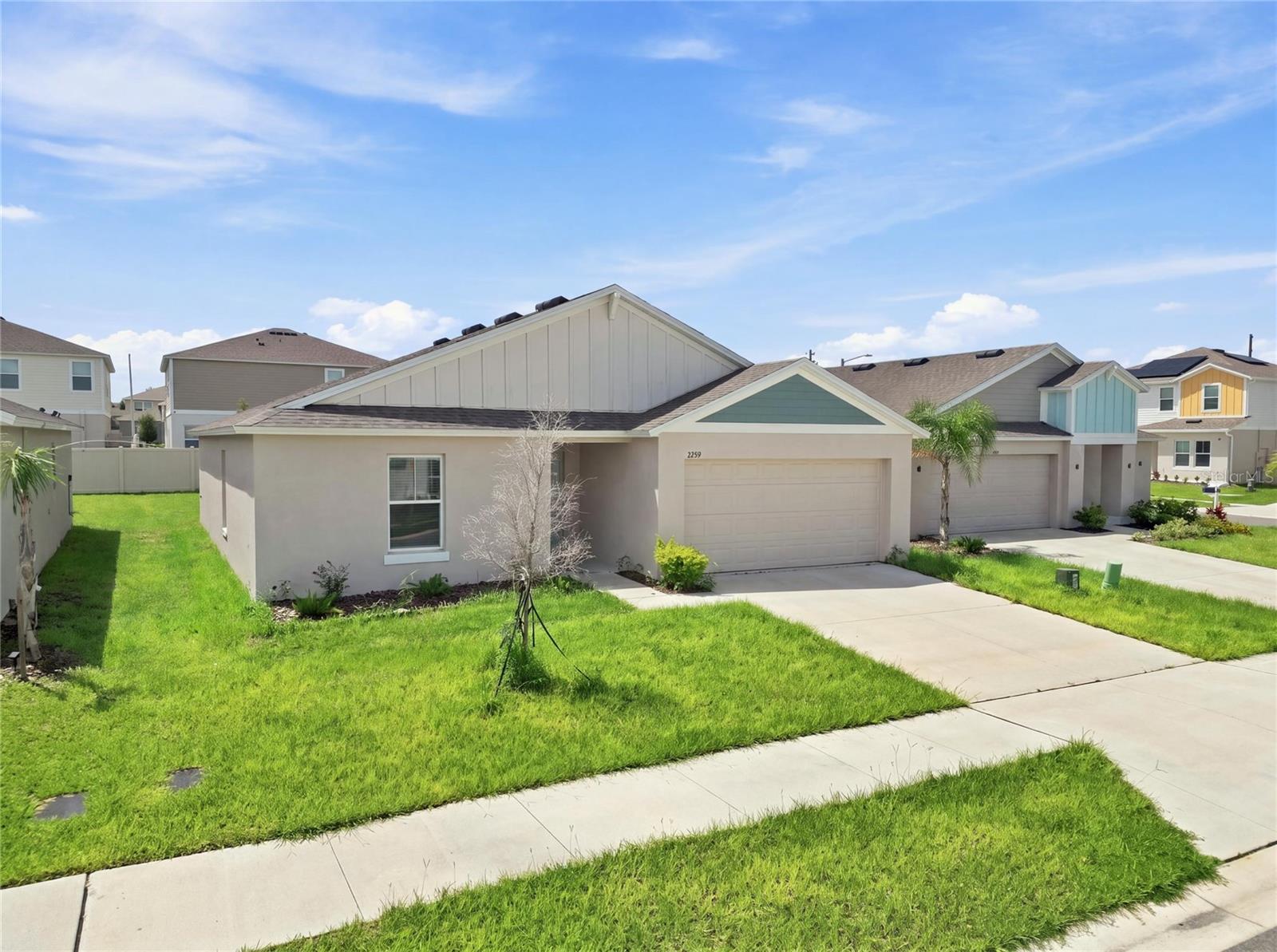 2259 Canyon Oak Dr Dr Property Photo 3