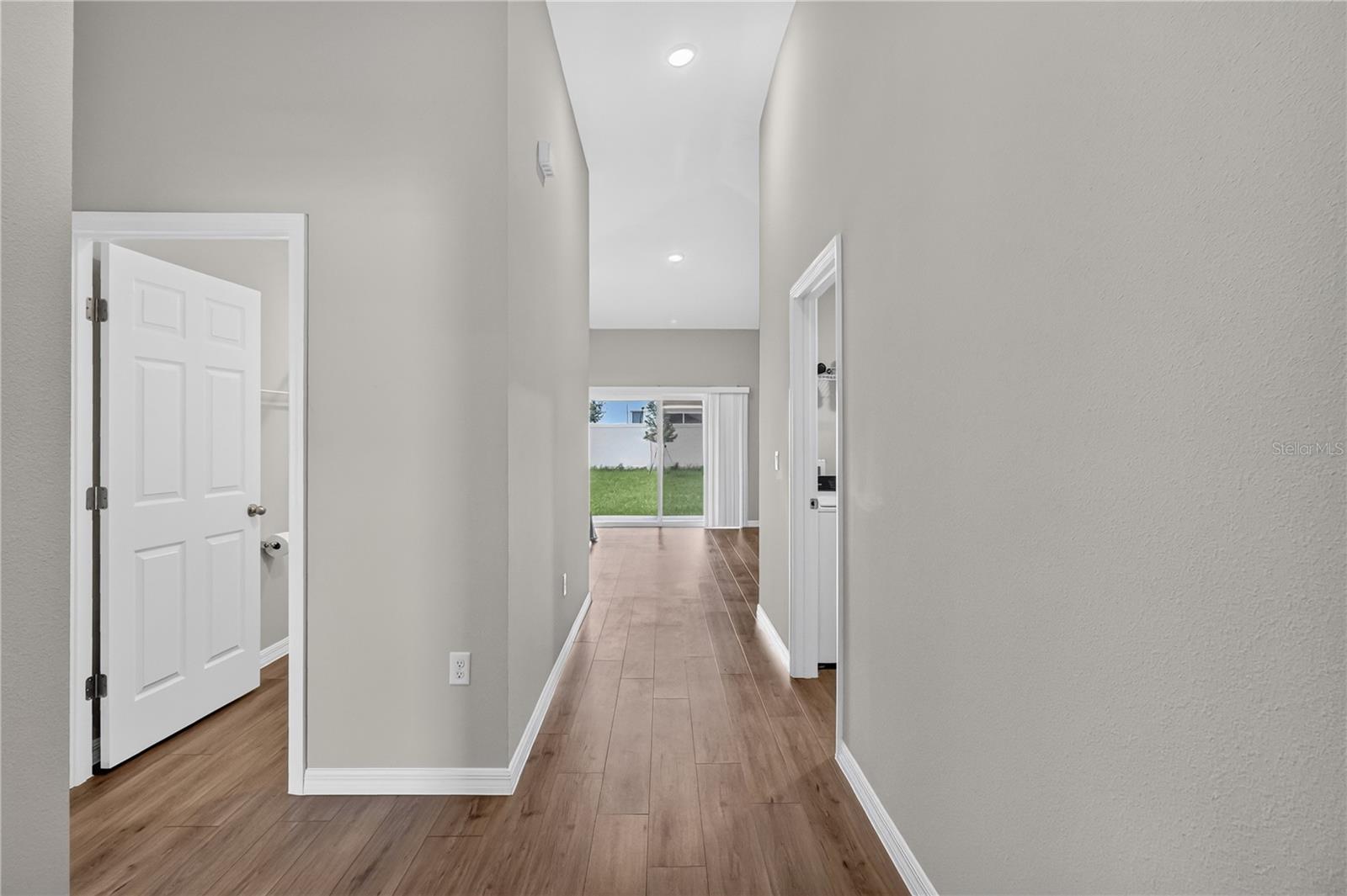 2259 Canyon Oak Dr Dr Property Photo 8