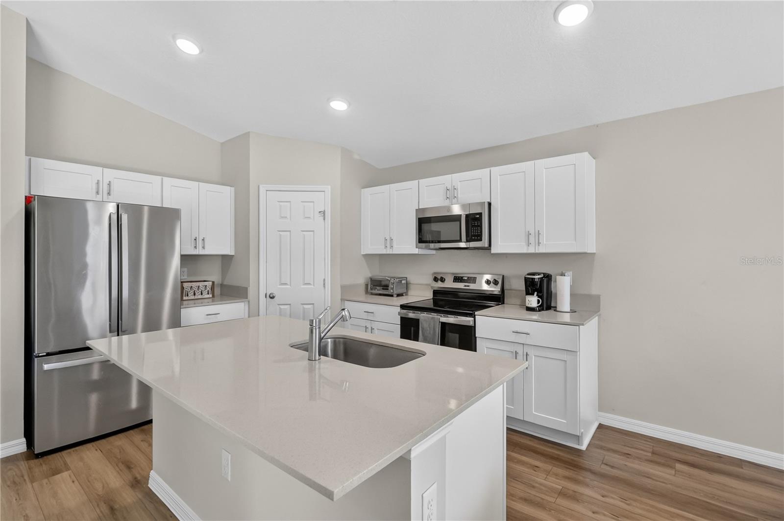2259 Canyon Oak Dr Dr Property Photo 23