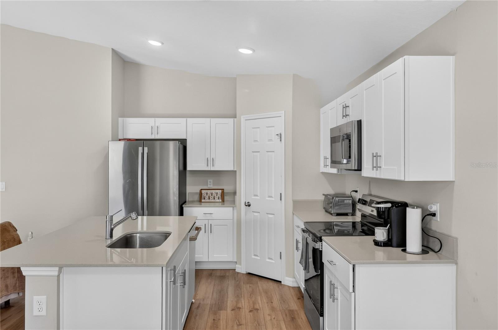 2259 Canyon Oak Dr Dr Property Photo 24