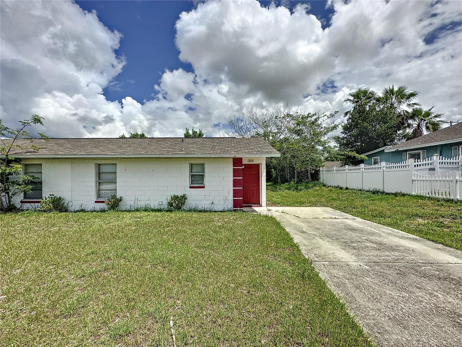 606 Claude Holmes Sr Ave Property Photo 2