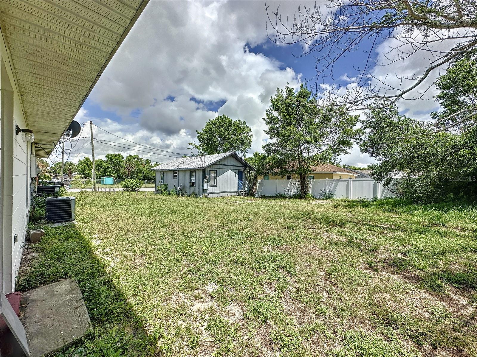 606 Claude Holmes Sr Ave Property Photo 15
