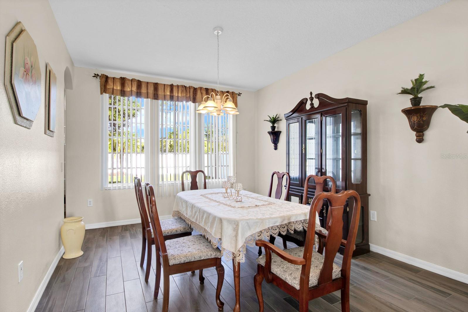 2262 Windcrest Lake Cir Property Photo 6
