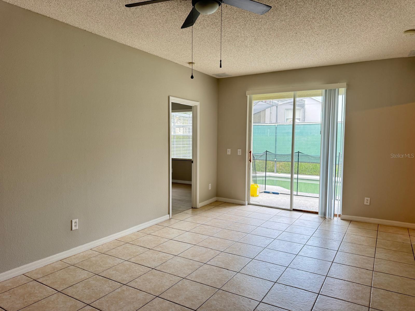 164 Sigmund Loop Property Photo 4