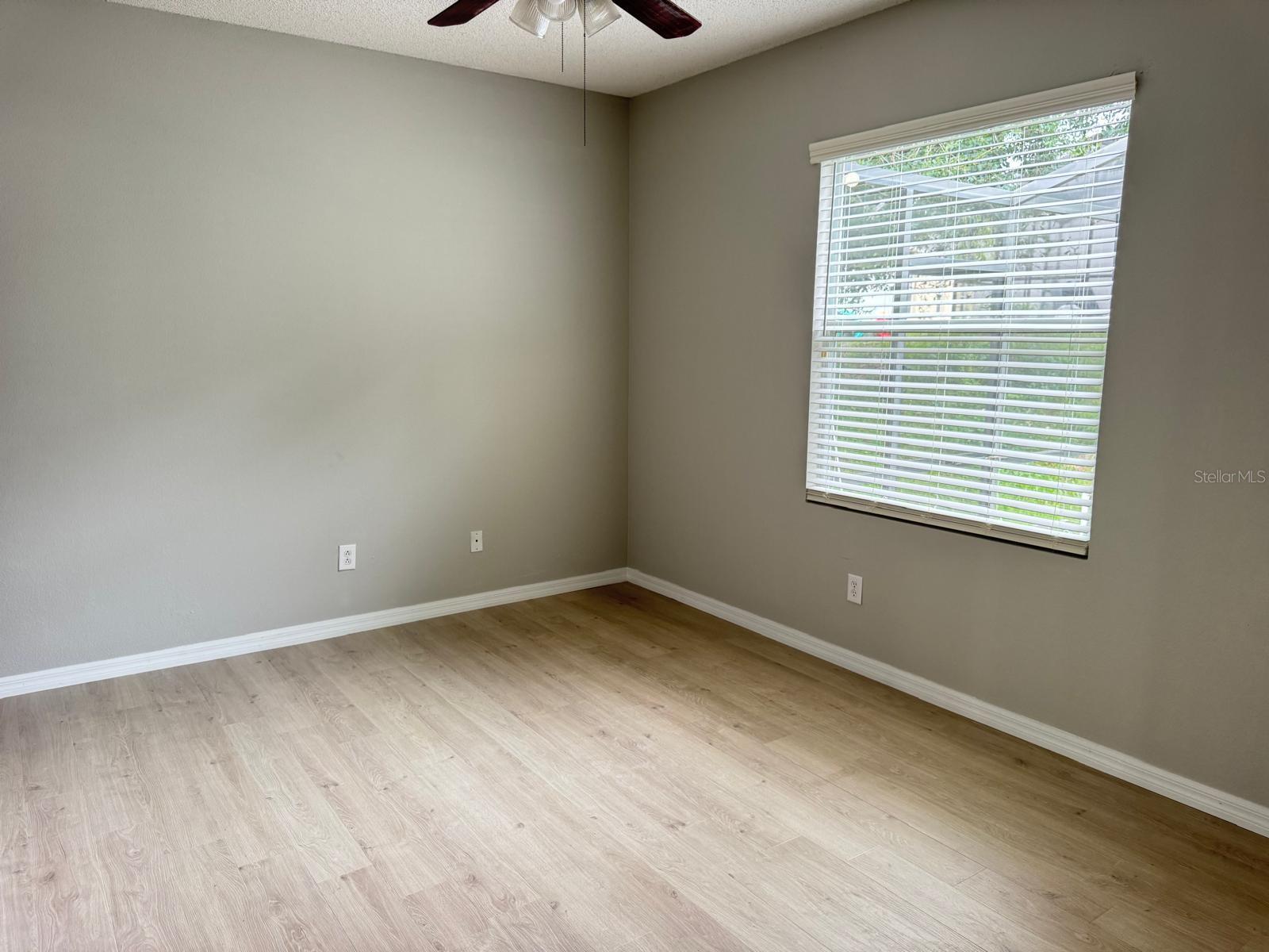 164 Sigmund Loop Property Photo 5