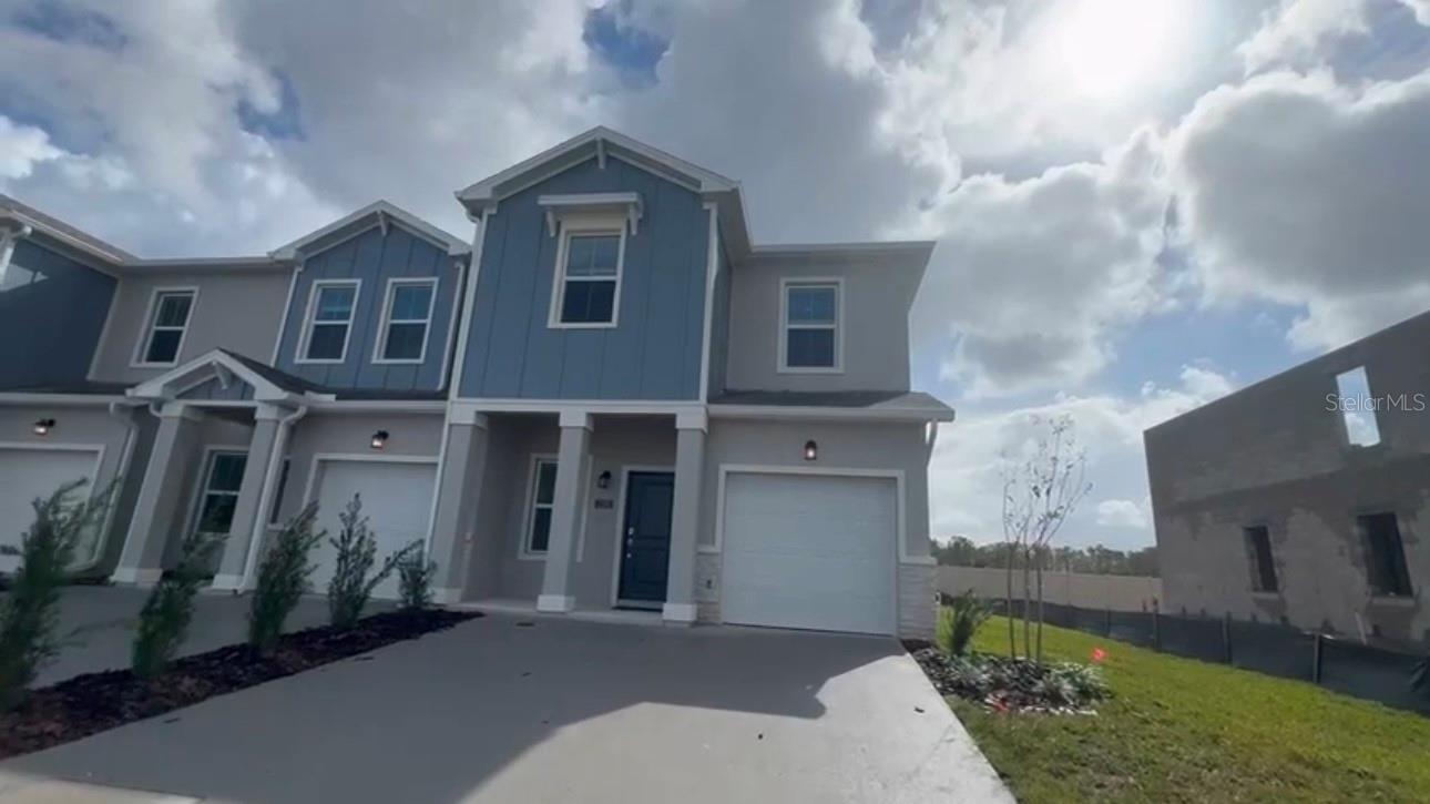 2580 SKYLINE LOOP Property Photo 1