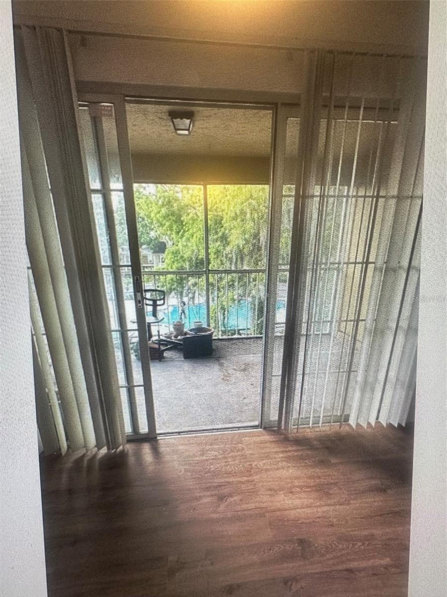 4007 Versailles Dr #4007f Property Photo 10