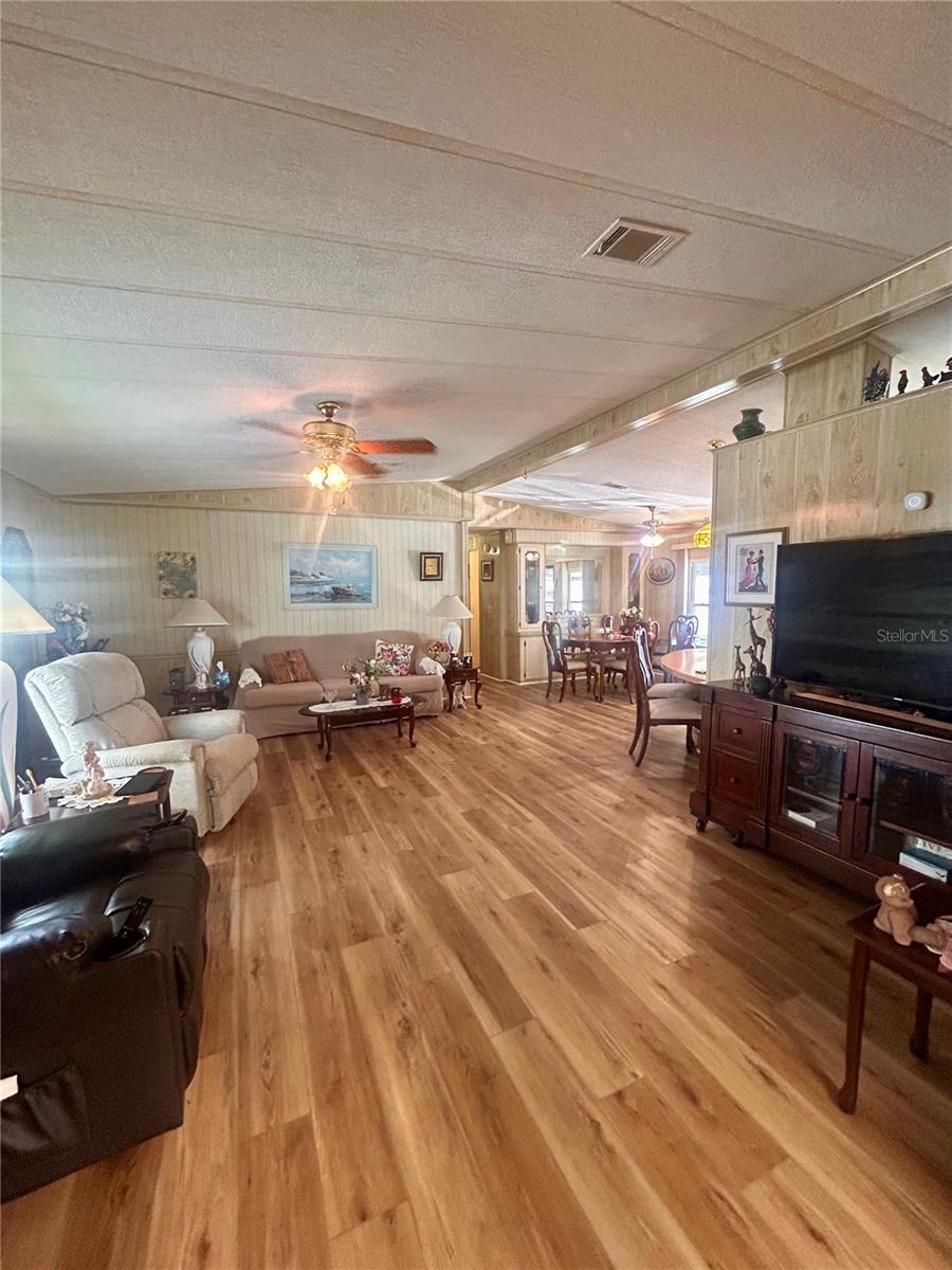 6455 Hollyberry Ln Ne Property Photo 7