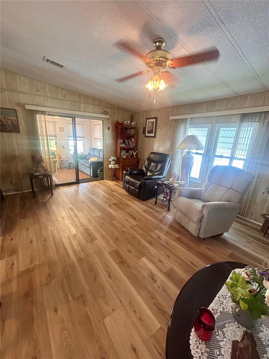 6455 Hollyberry Ln Ne Property Photo 8