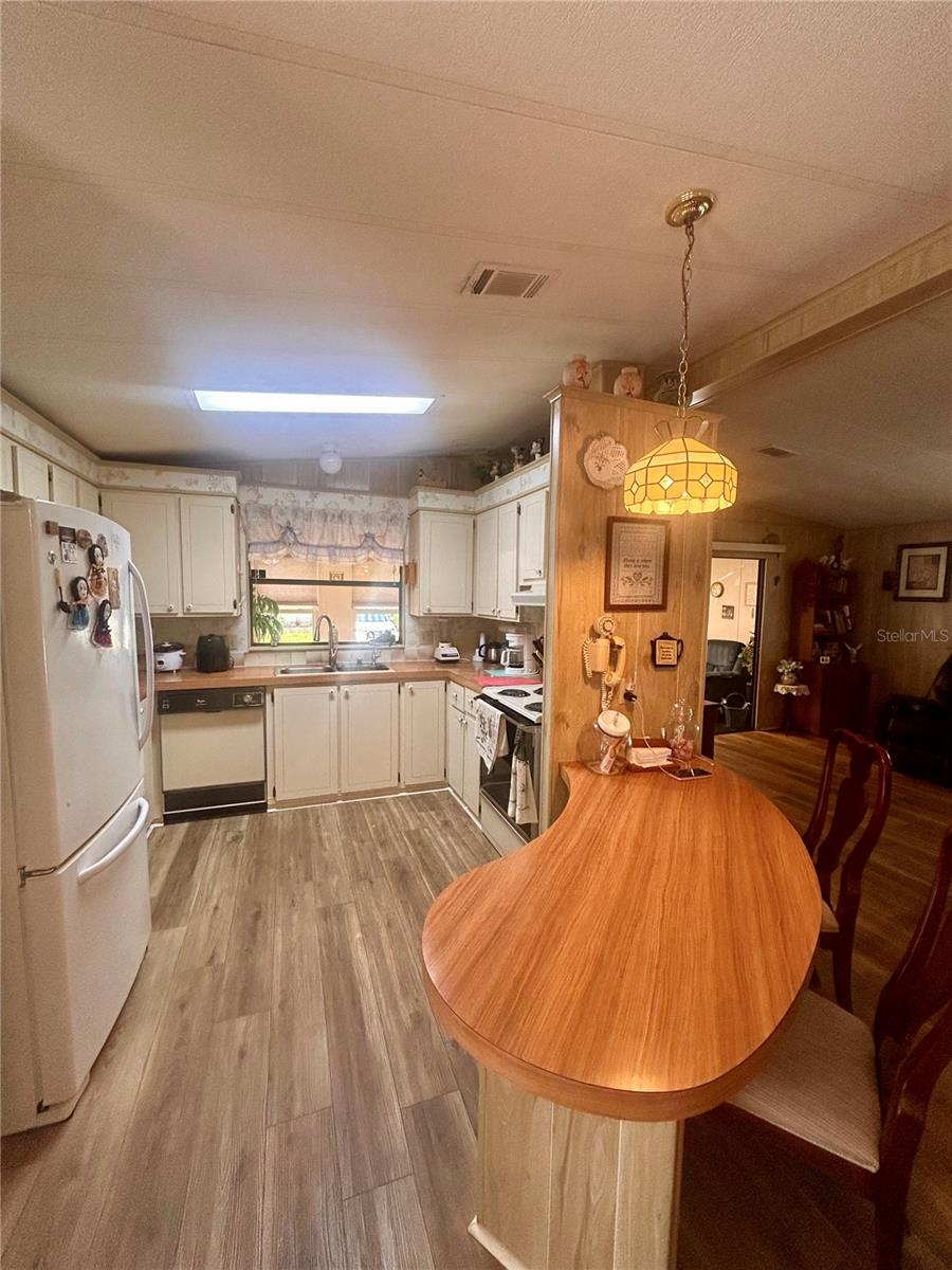 6455 Hollyberry Ln Ne Property Photo 10