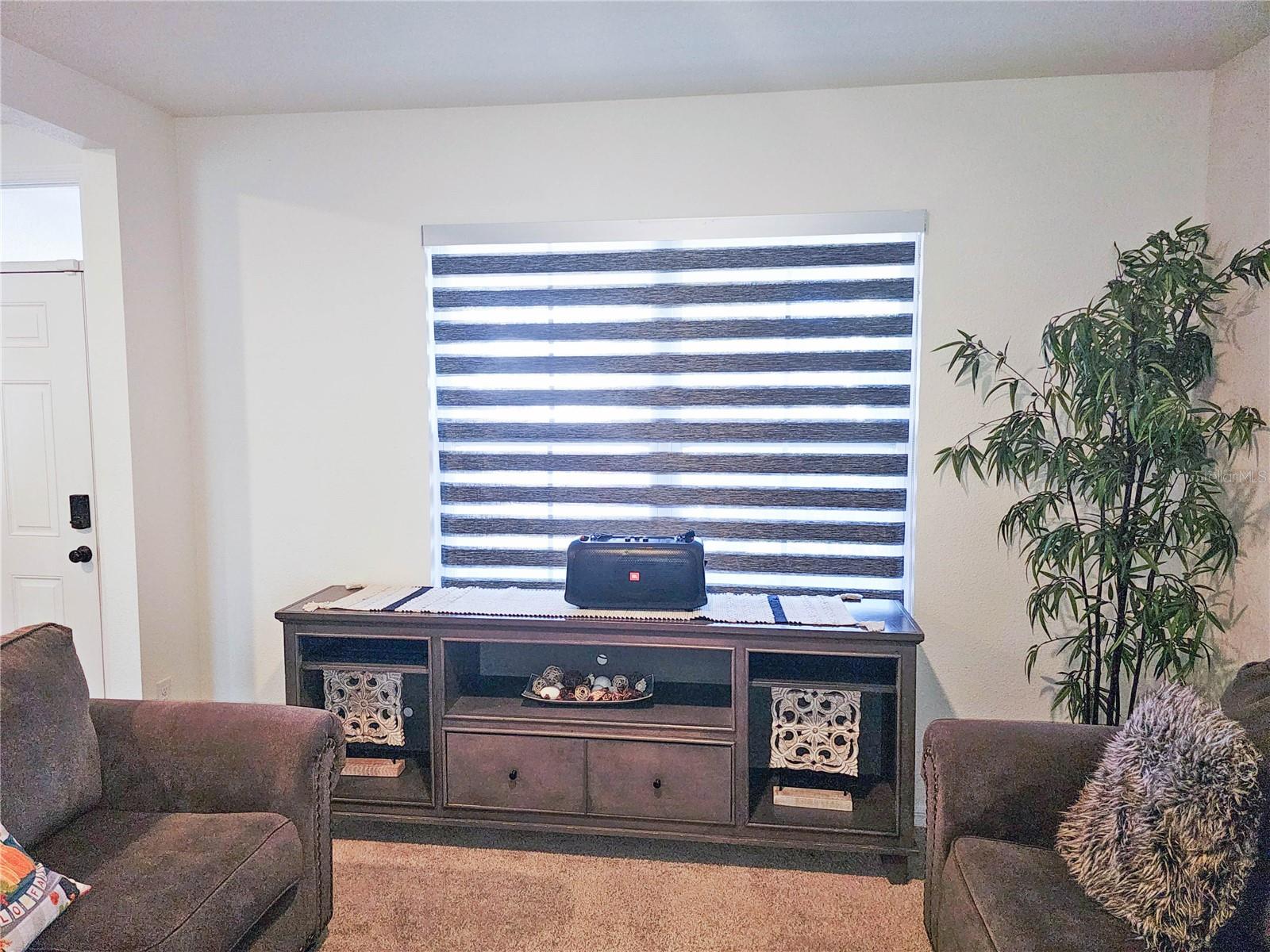 5122 Fiddlewood Way Property Photo 2