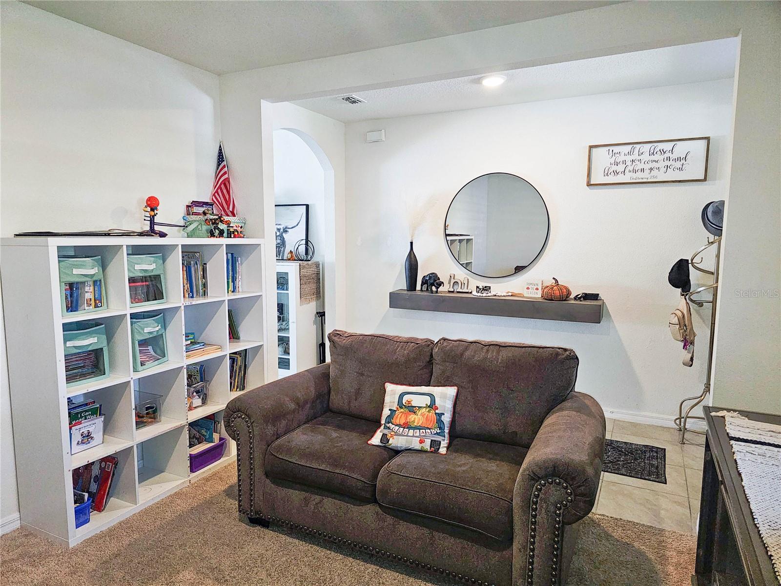 5122 Fiddlewood Way Property Photo 4