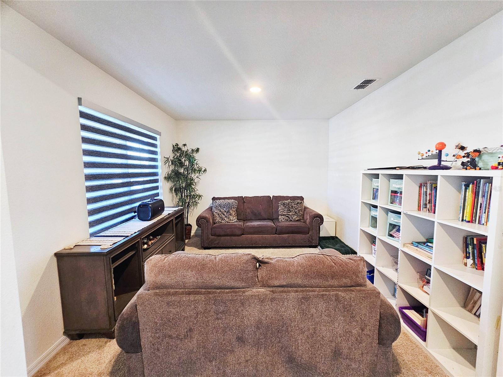 5122 Fiddlewood Way Property Photo 5