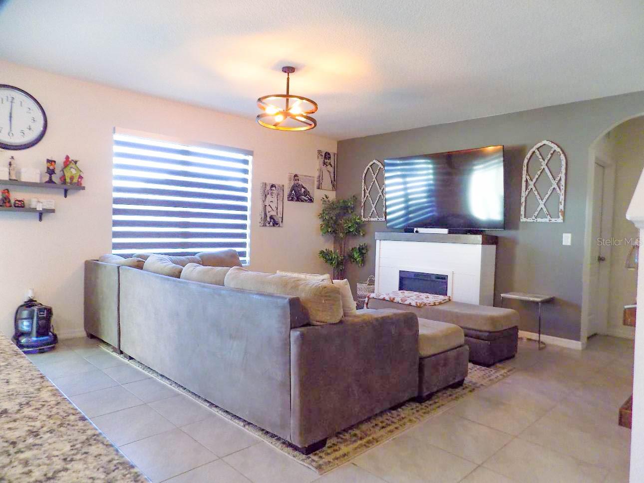 5122 Fiddlewood Way Property Photo 6
