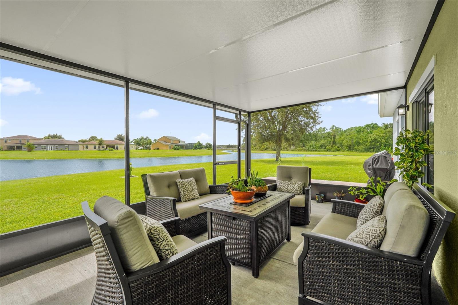 3651 Sail Harbor Dr Property Photo 3