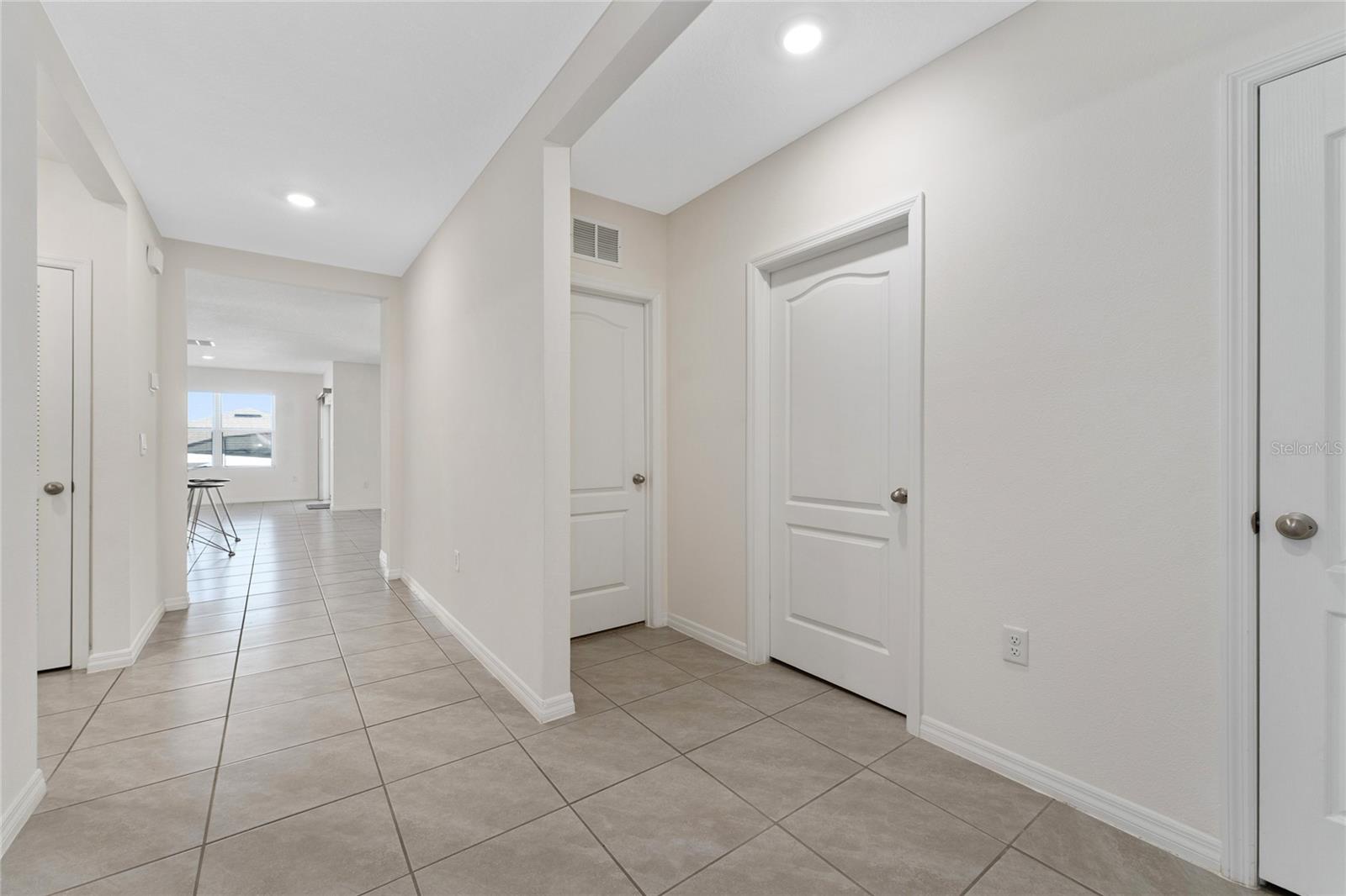 1825 Juneberry St Property Photo 5