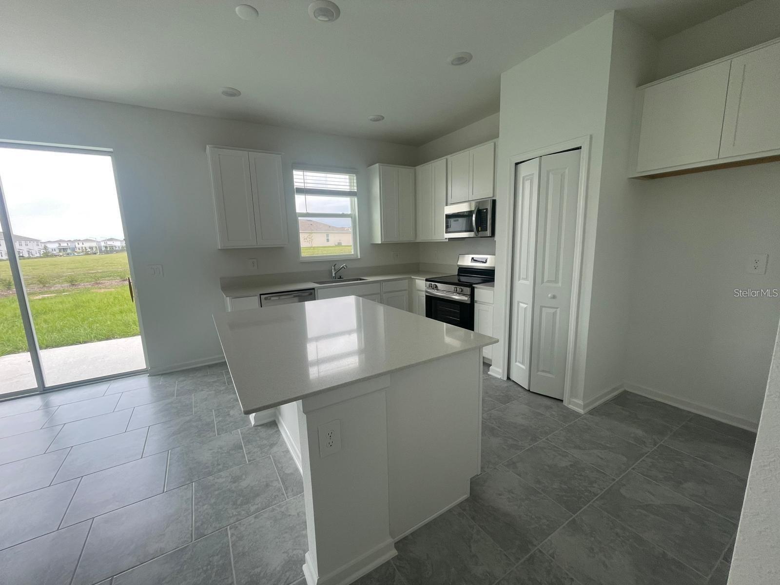 2780 Pierr St Property Photo 6