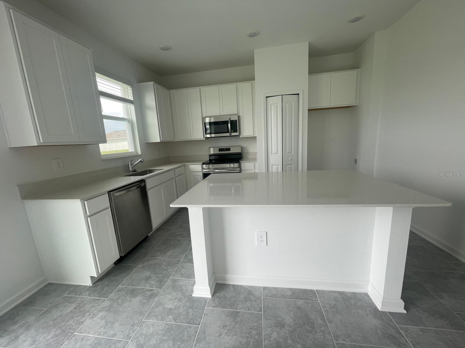 2780 Pierr St Property Photo 7