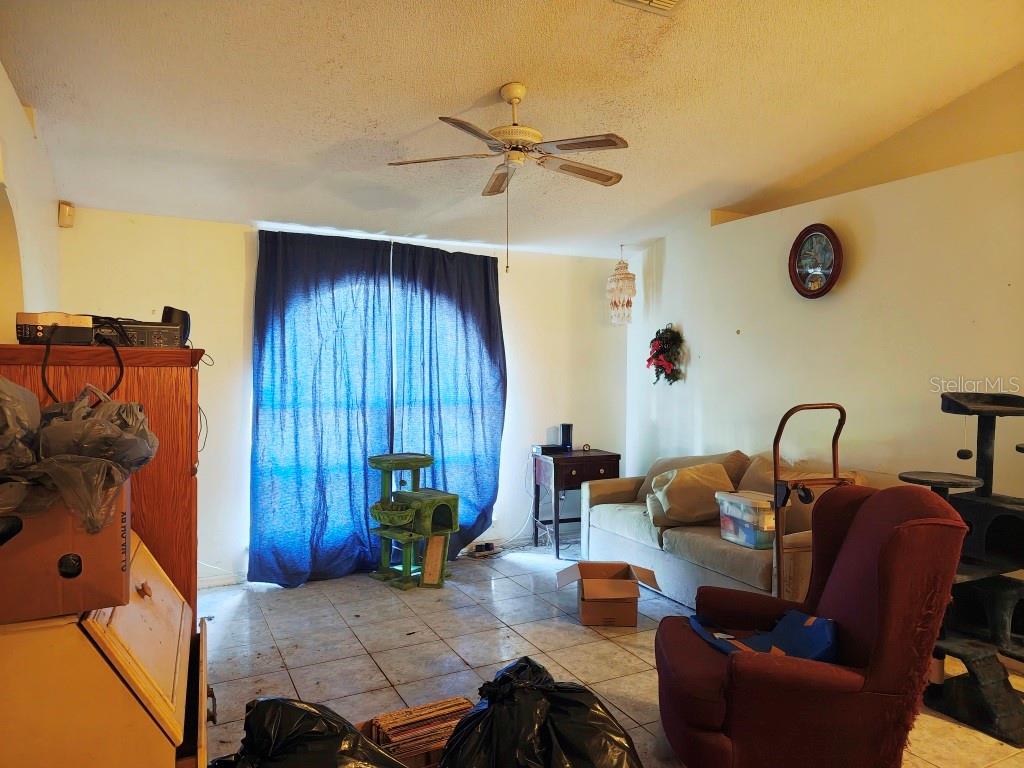 959 Gascony Ct Property Photo 4
