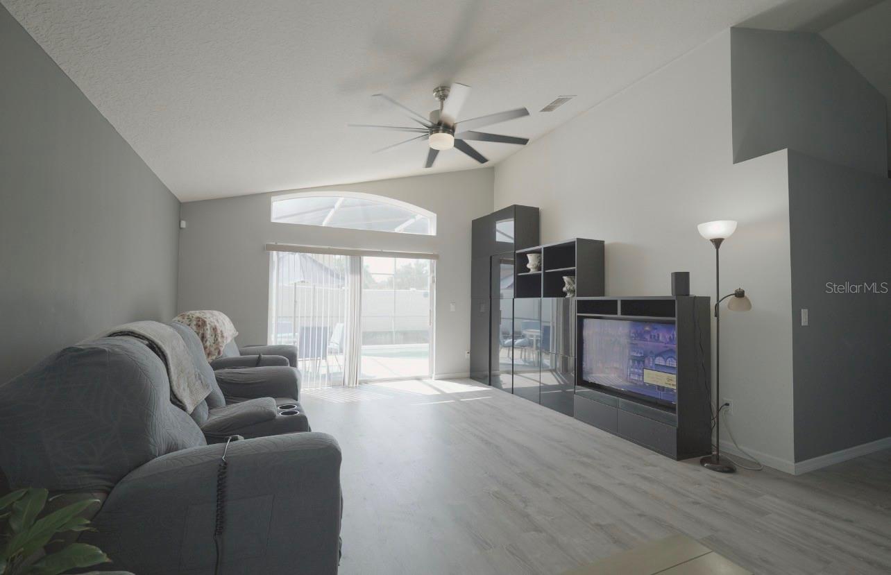 2853 Boating Blvd Property Photo 11