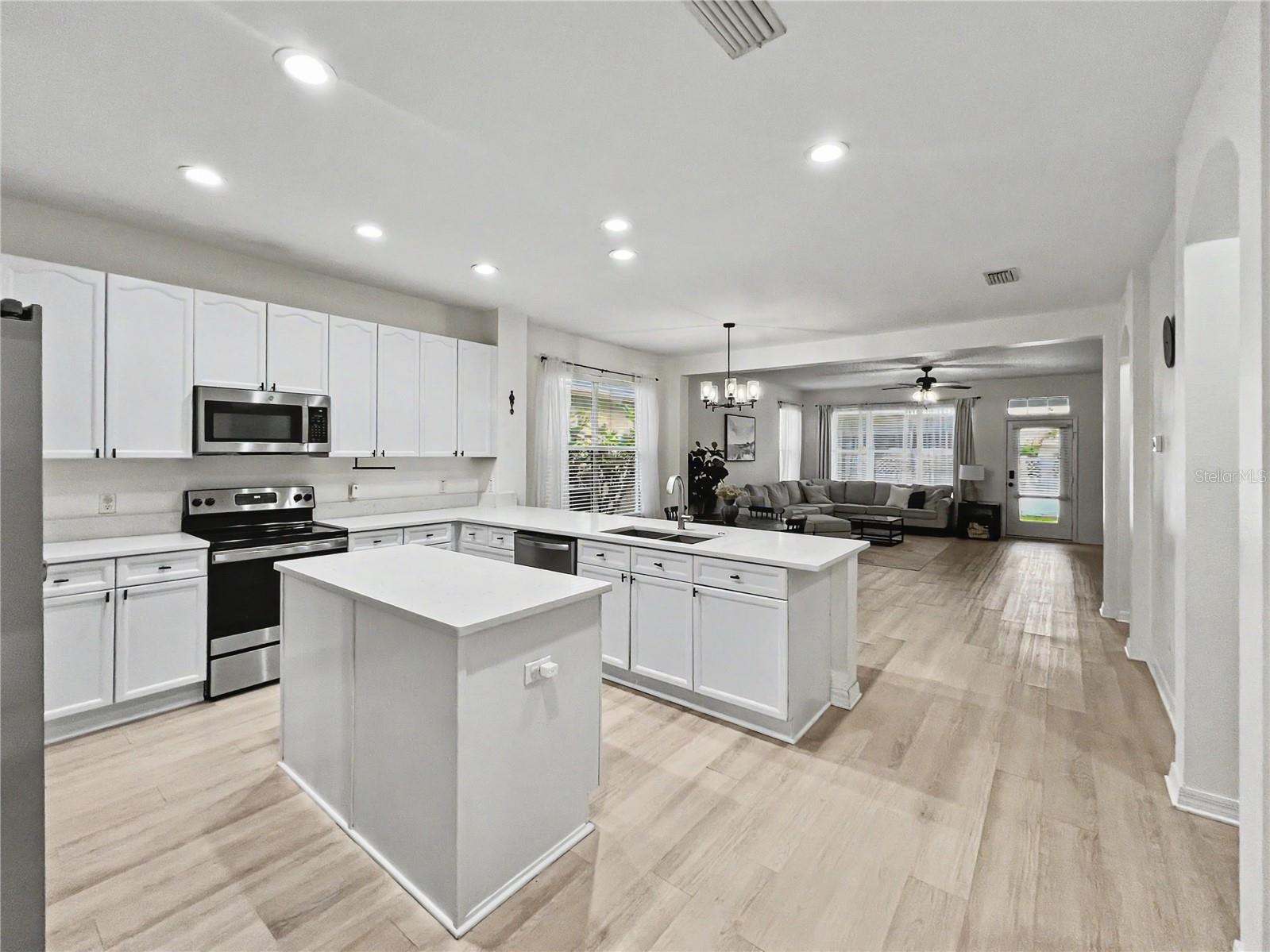 12909 Cragside Ln Property Photo 10