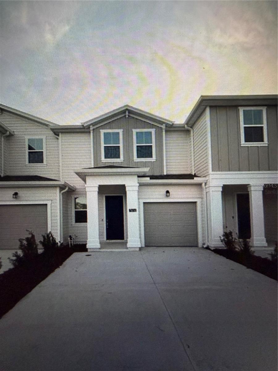 7616 STONE CREEK TRL Property Photo 1