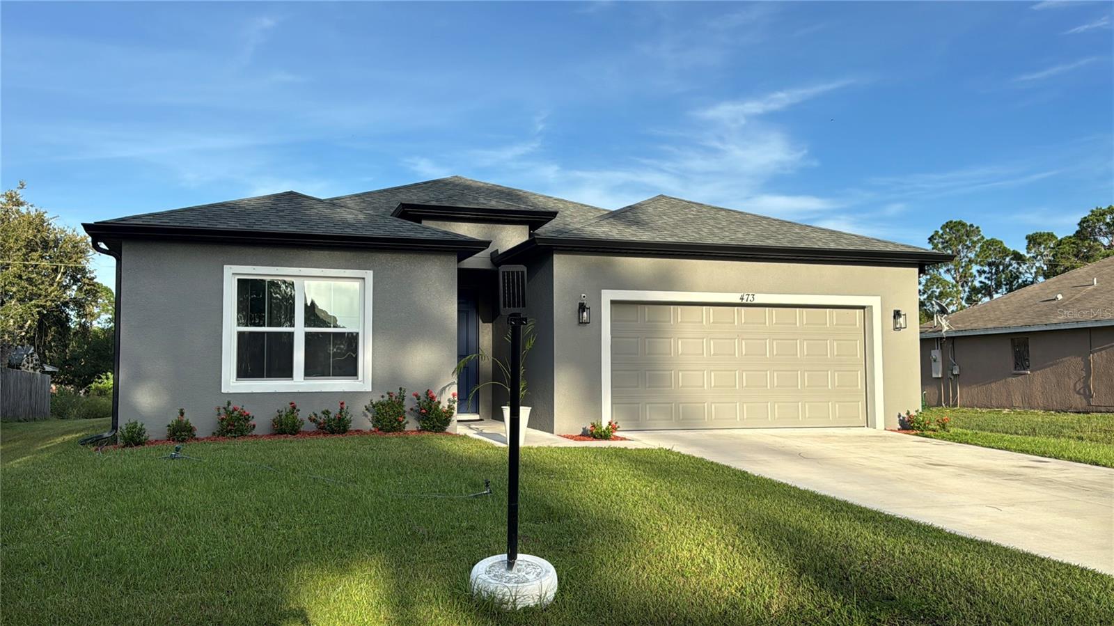 473 TROPICAIRE AVE SW Property Photo 1