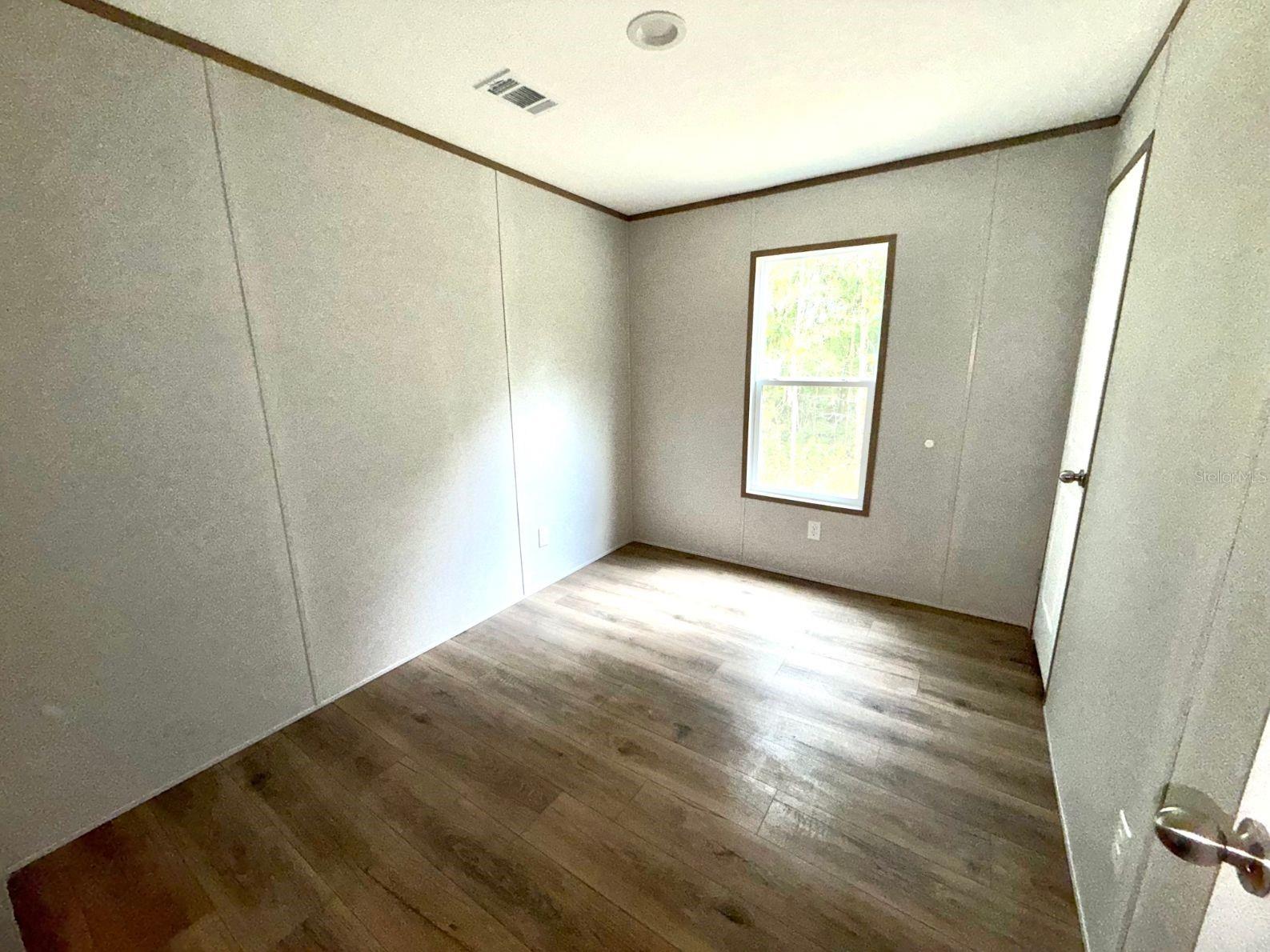 102 Livingston Ct Property Photo 16