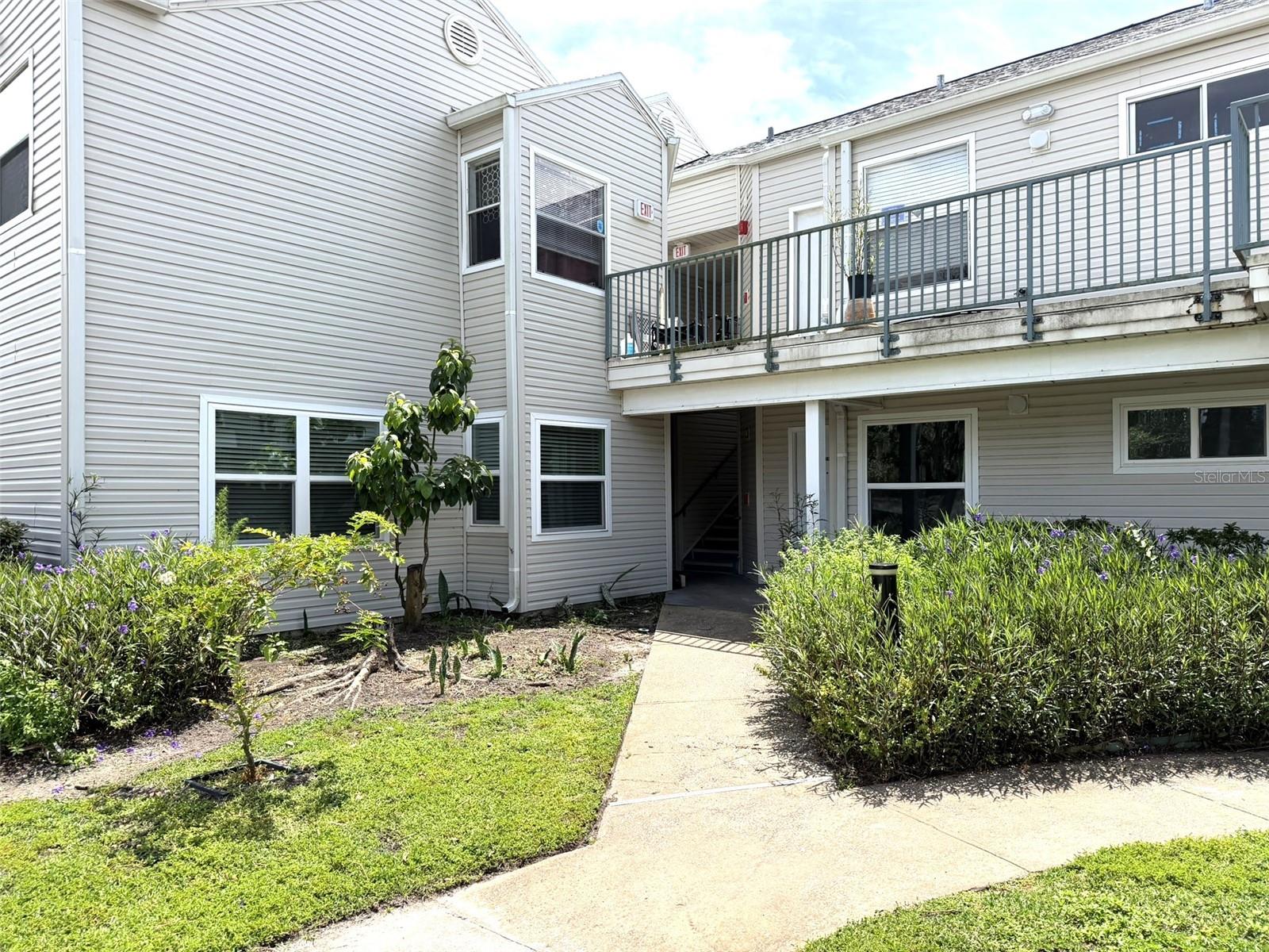 2524 Woodgate Blvd #102 Property Photo 2