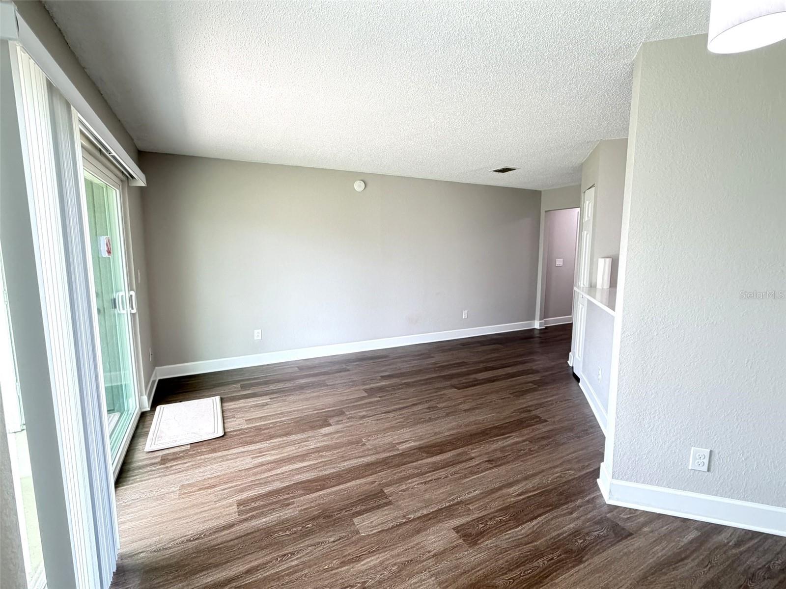 2524 Woodgate Blvd #102 Property Photo 6