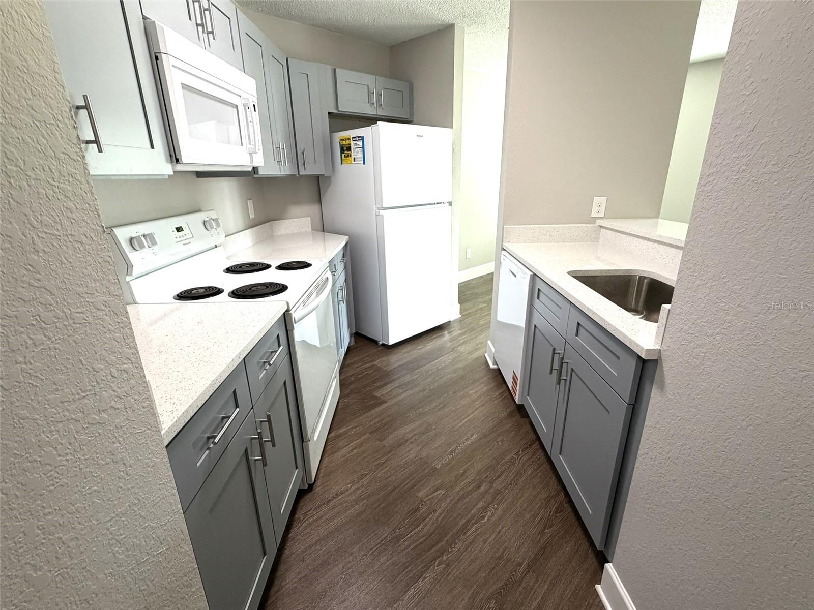 2524 Woodgate Blvd #102 Property Photo 7