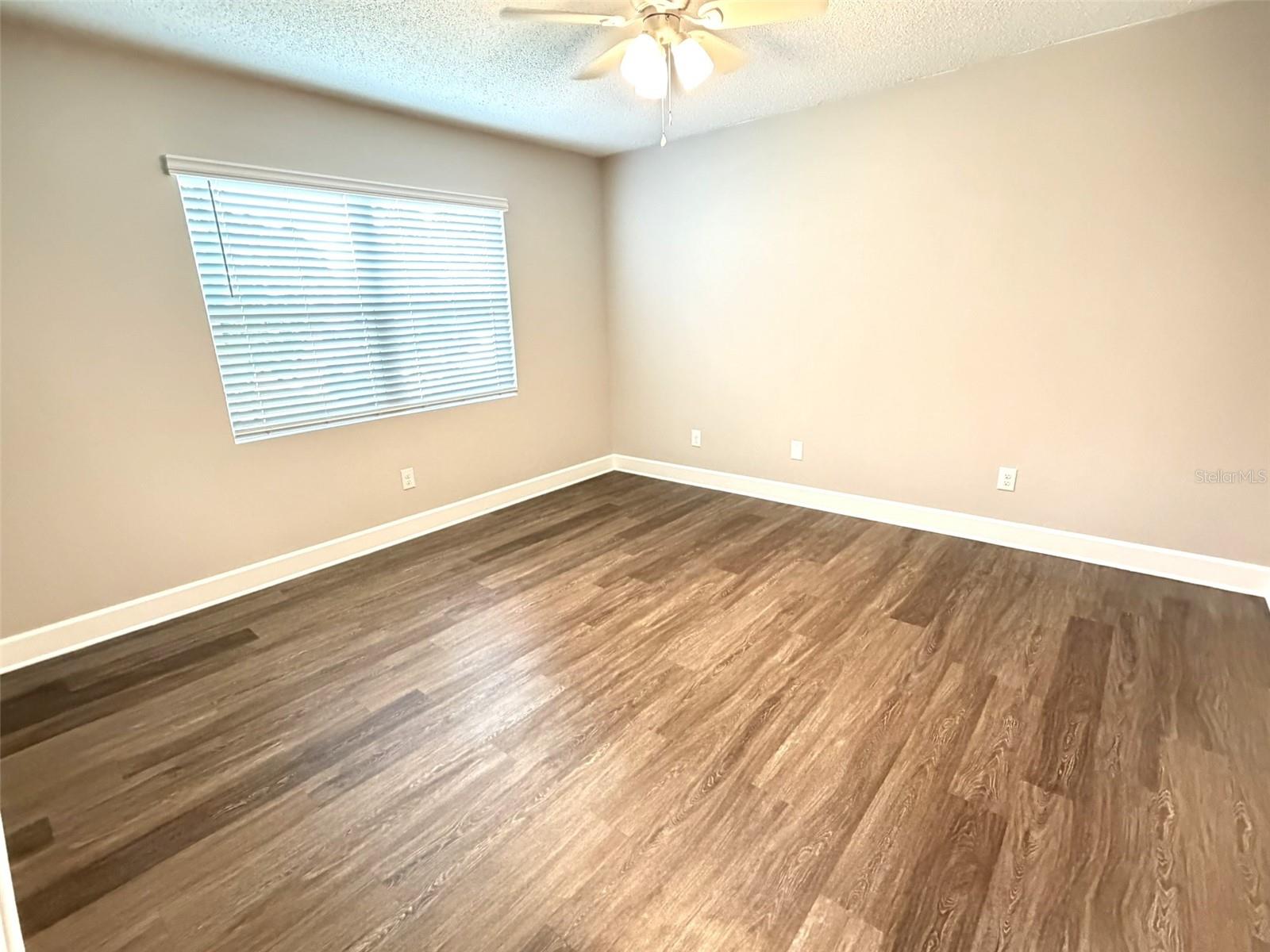 2524 Woodgate Blvd #102 Property Photo 10