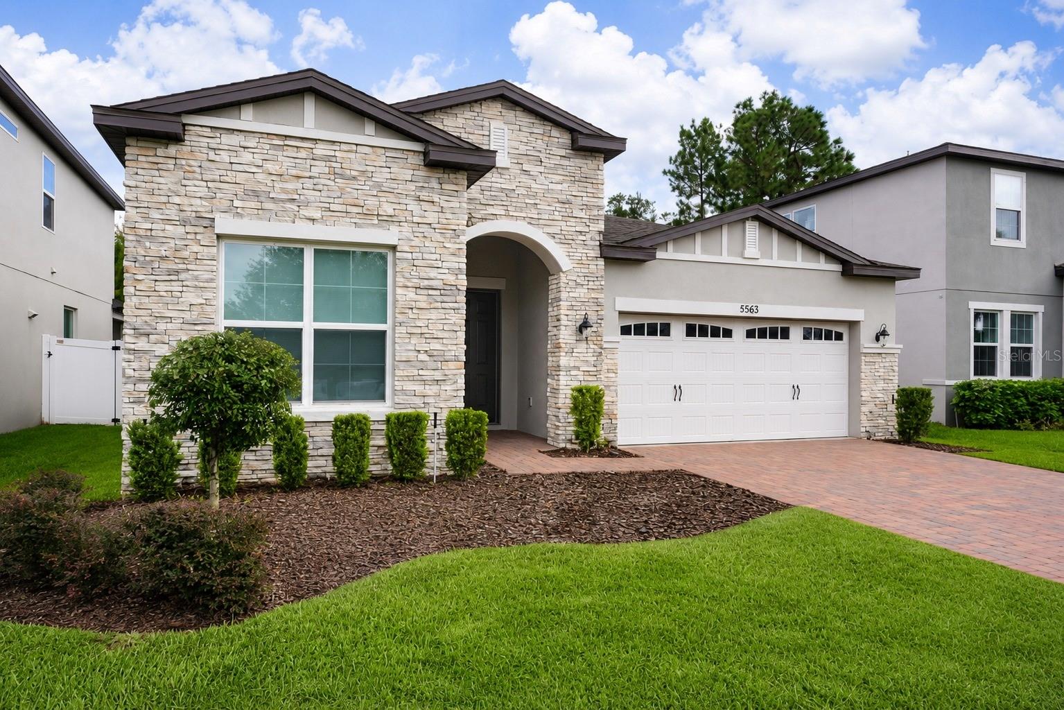 5563 SABAL DR Property Photo 1