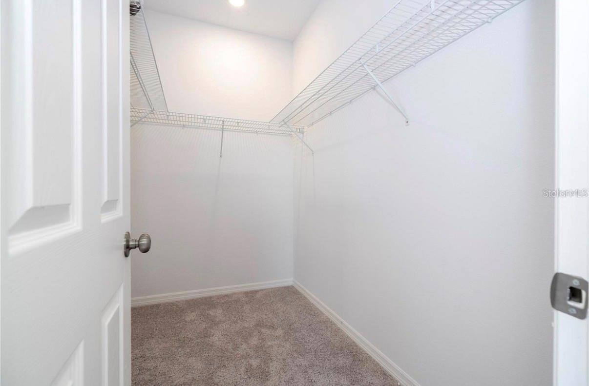 646 Desmoines Ct Property Photo 8