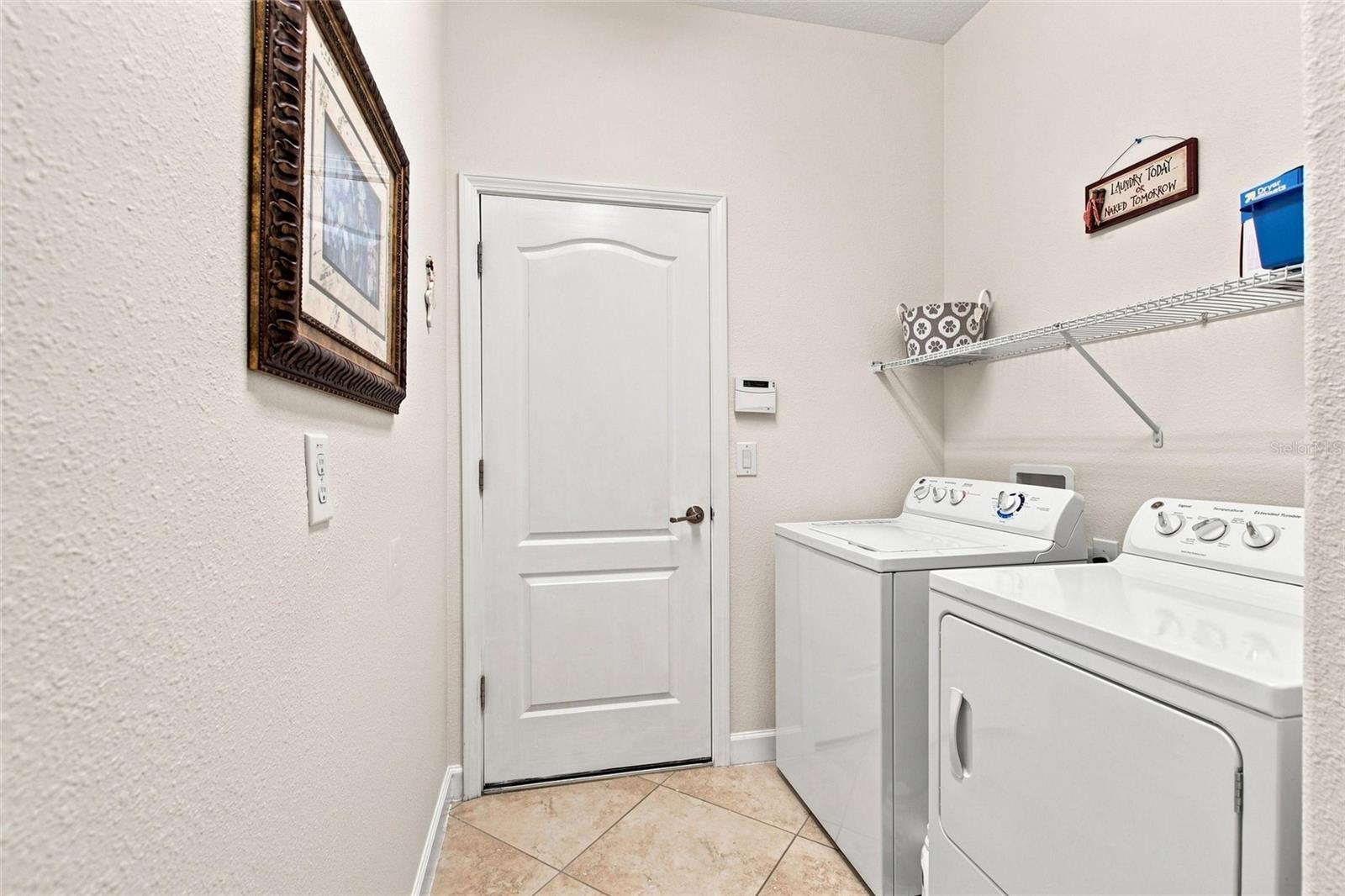 8961 Dove Valley Way Property Photo 28