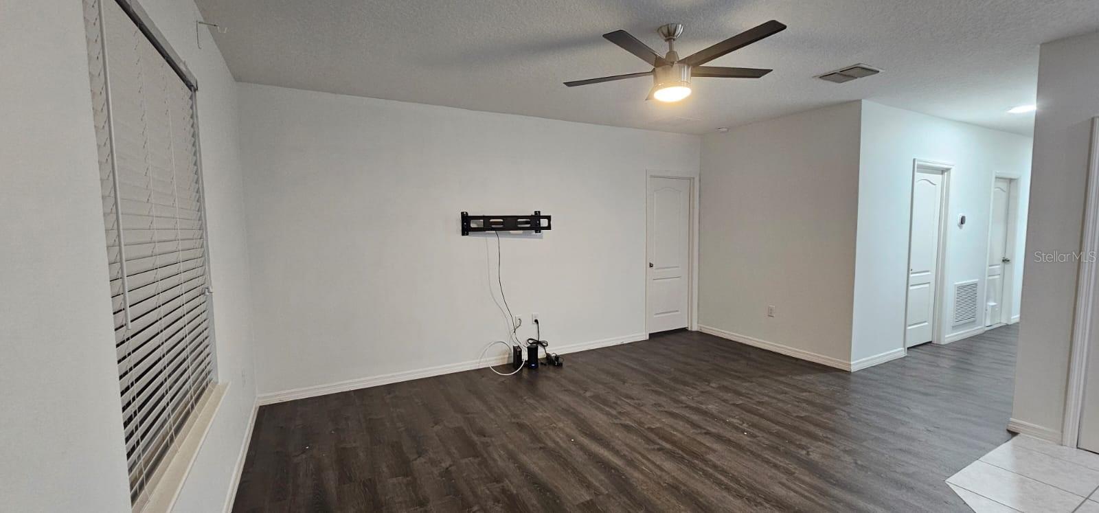 618 James Ct Property Photo 6