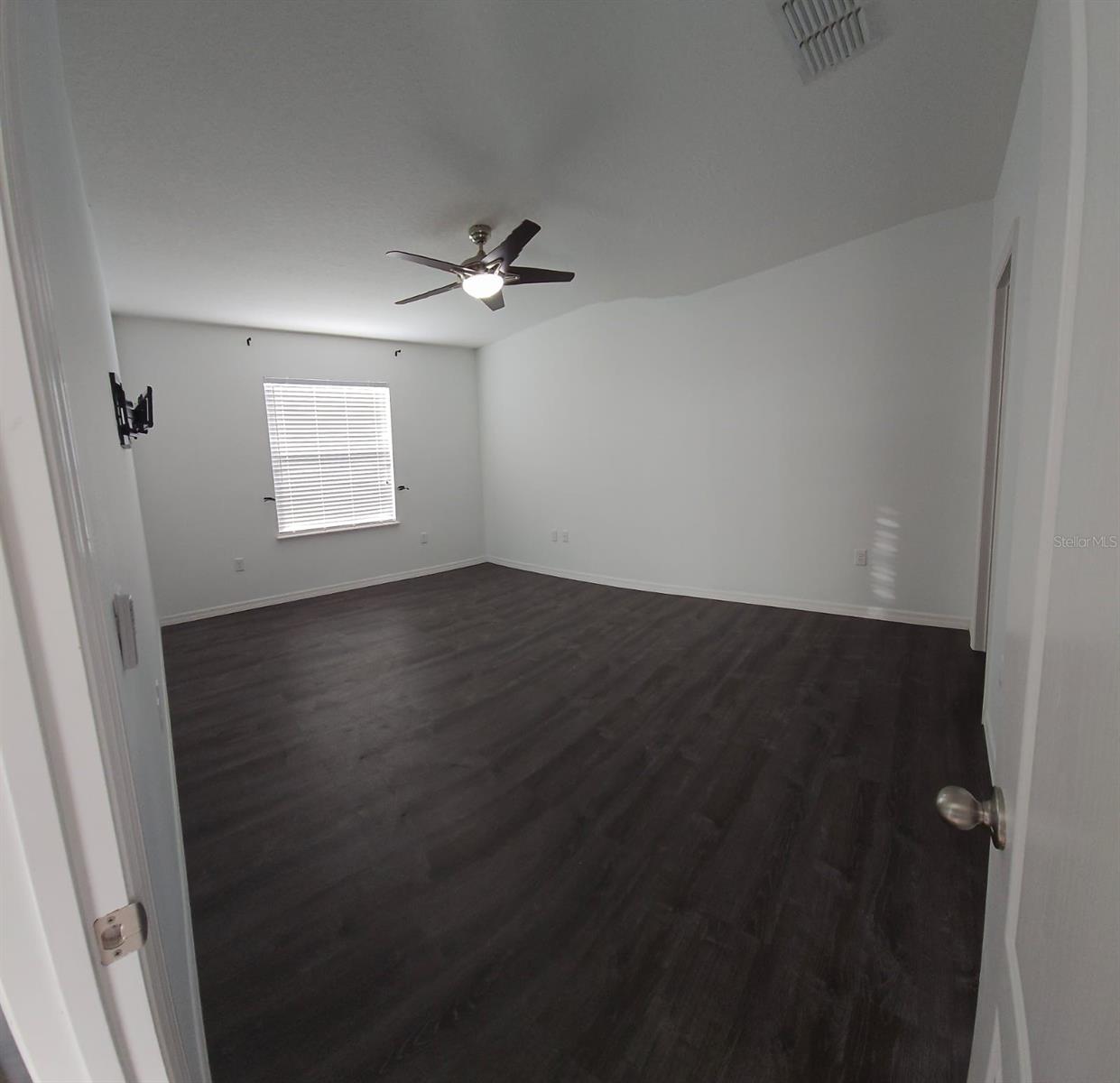 618 James Ct Property Photo 7