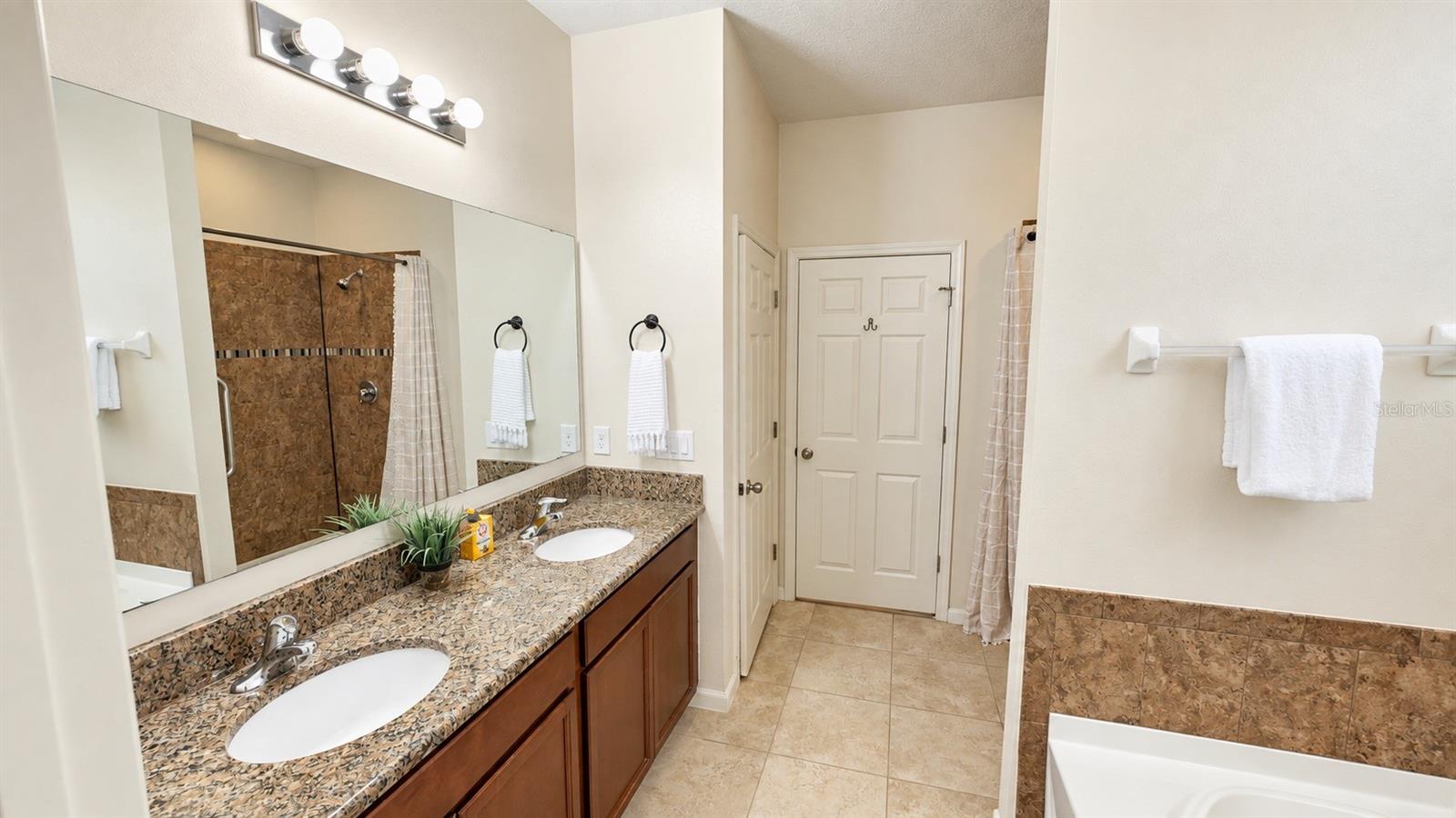 1535 Fuji Dr Property Photo 11